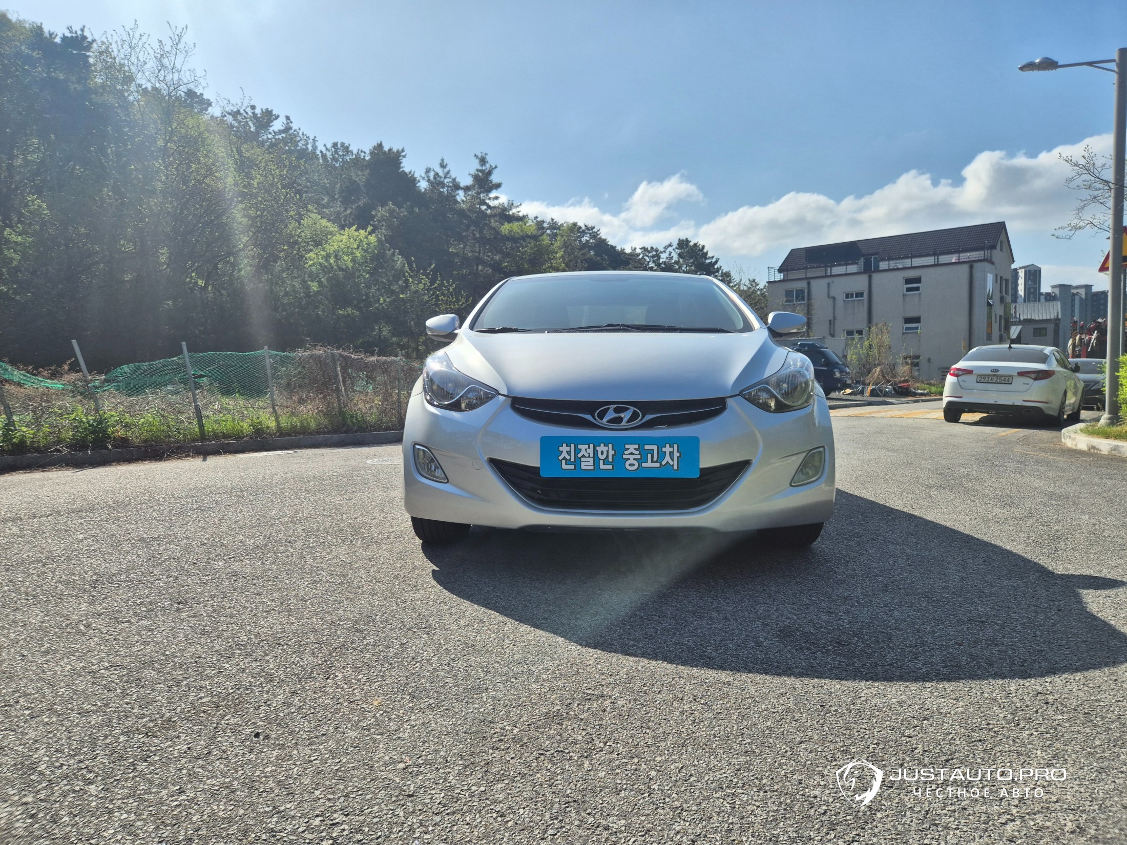 Автомобиль Hyundai AVANTE