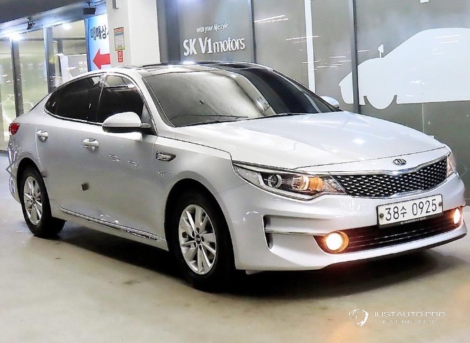 Автомобиль Kia K5