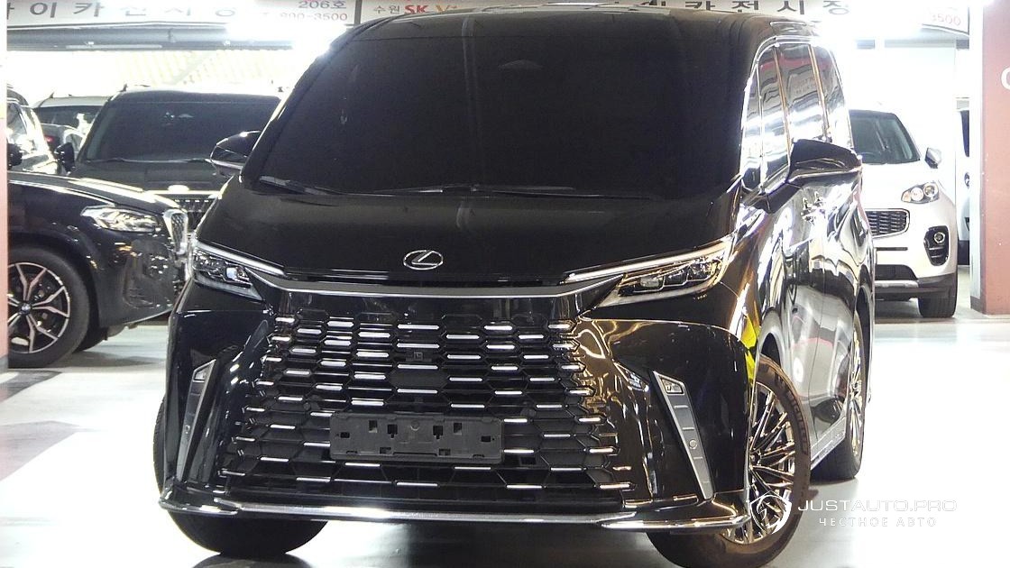 Автомобиль Lexus LM