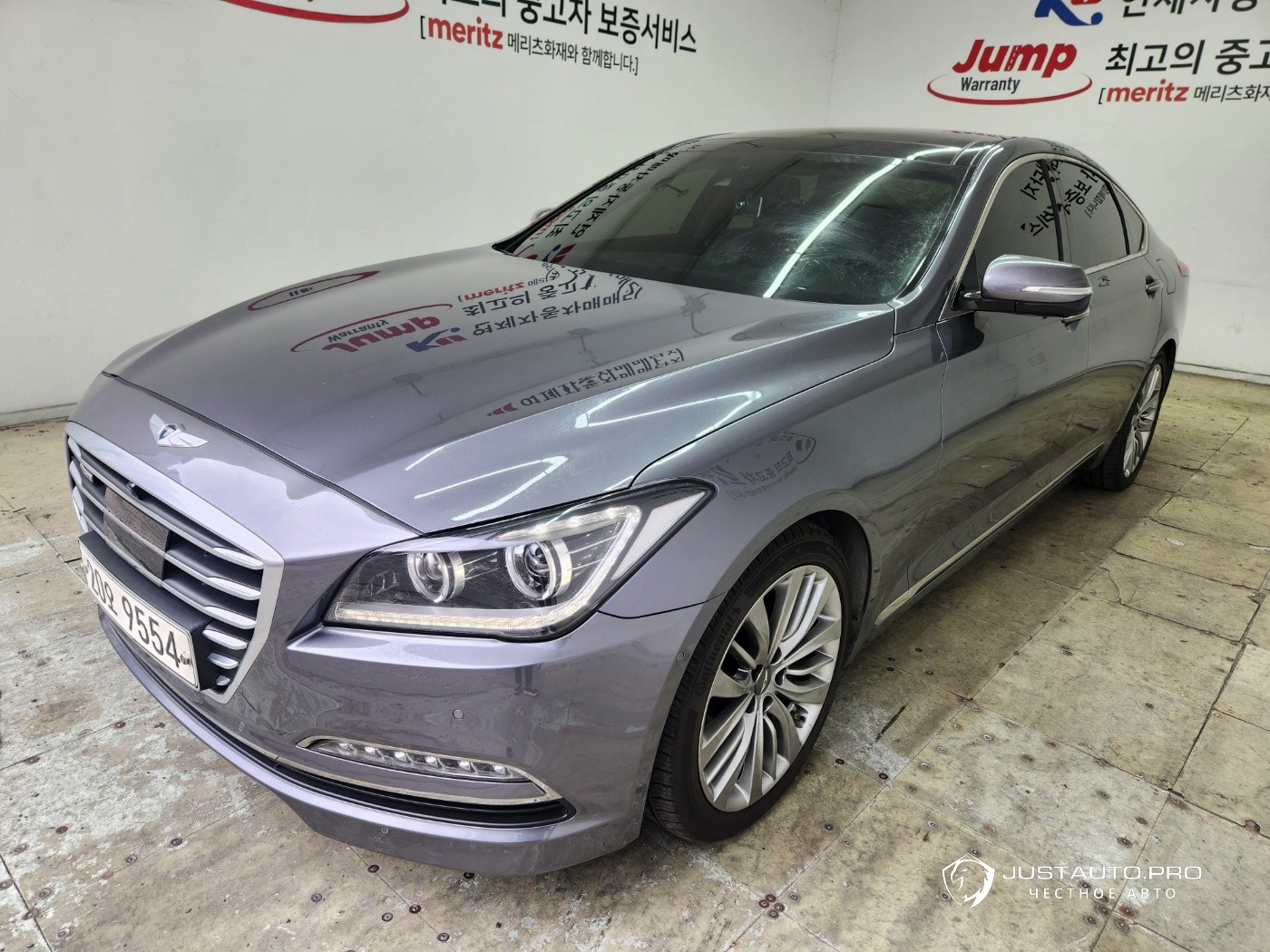 Автомобиль Hyundai Genesis