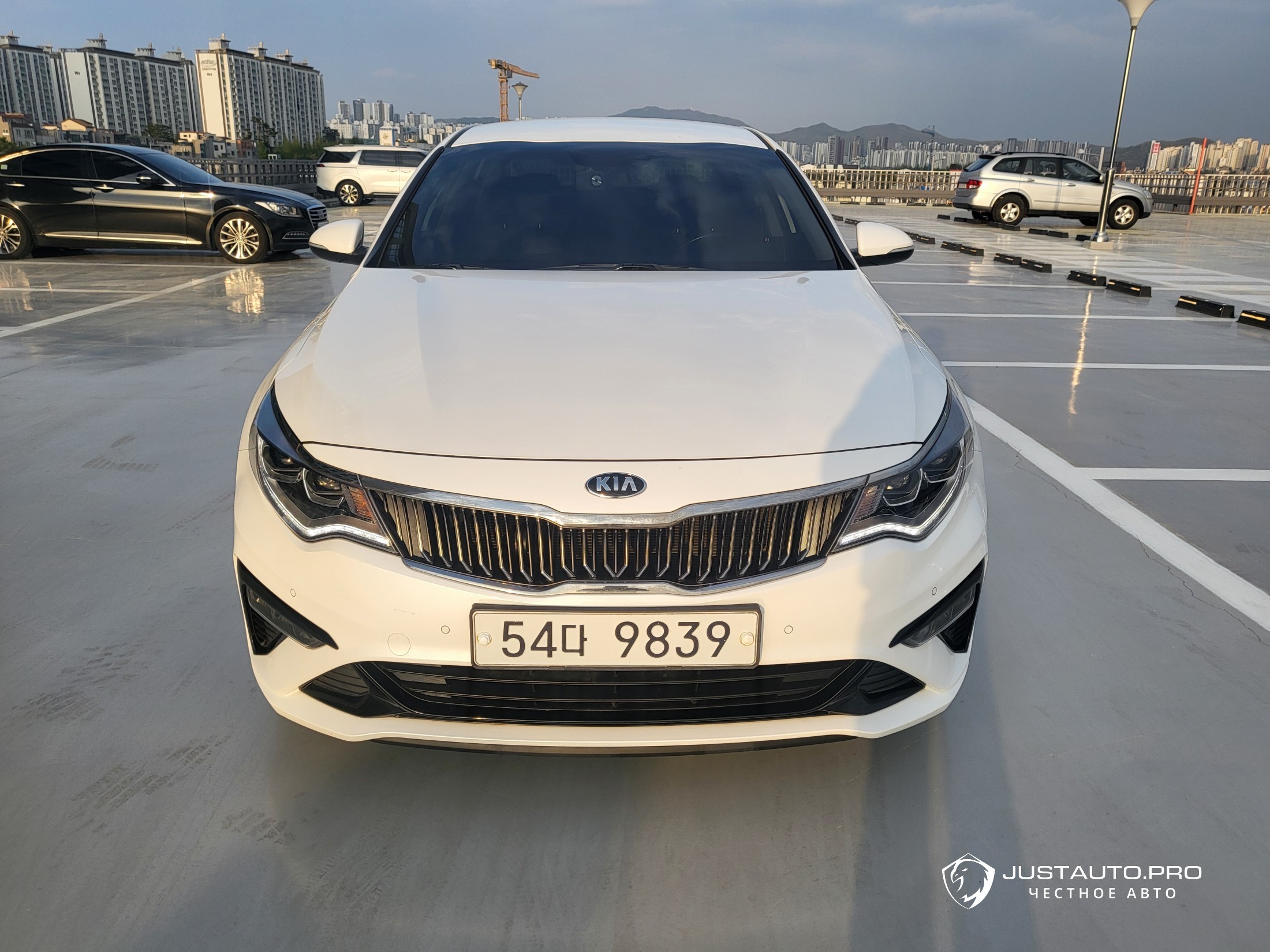 Автомобиль Kia K5