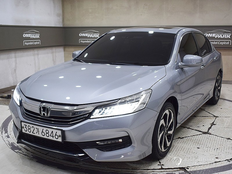 Автомобиль Honda Accord