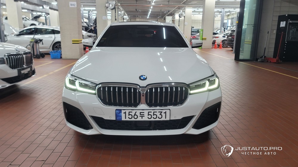 Автомобиль BMW 5-Series