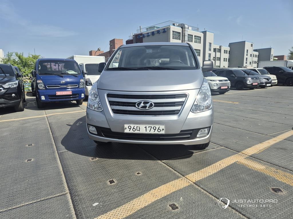 Автомобиль Hyundai Starex