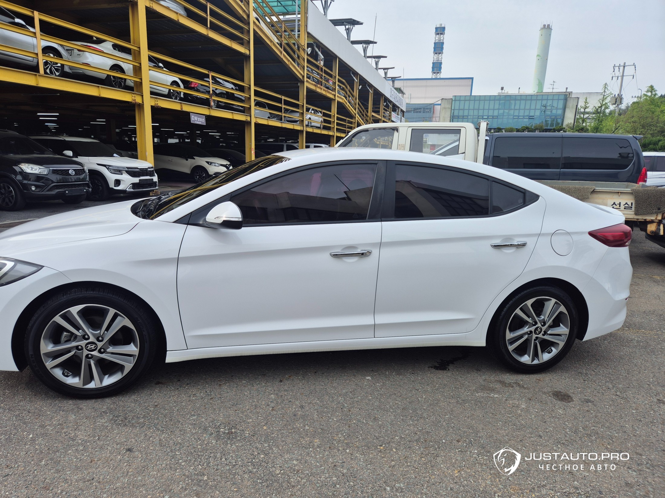 Автомобиль Hyundai AVANTE