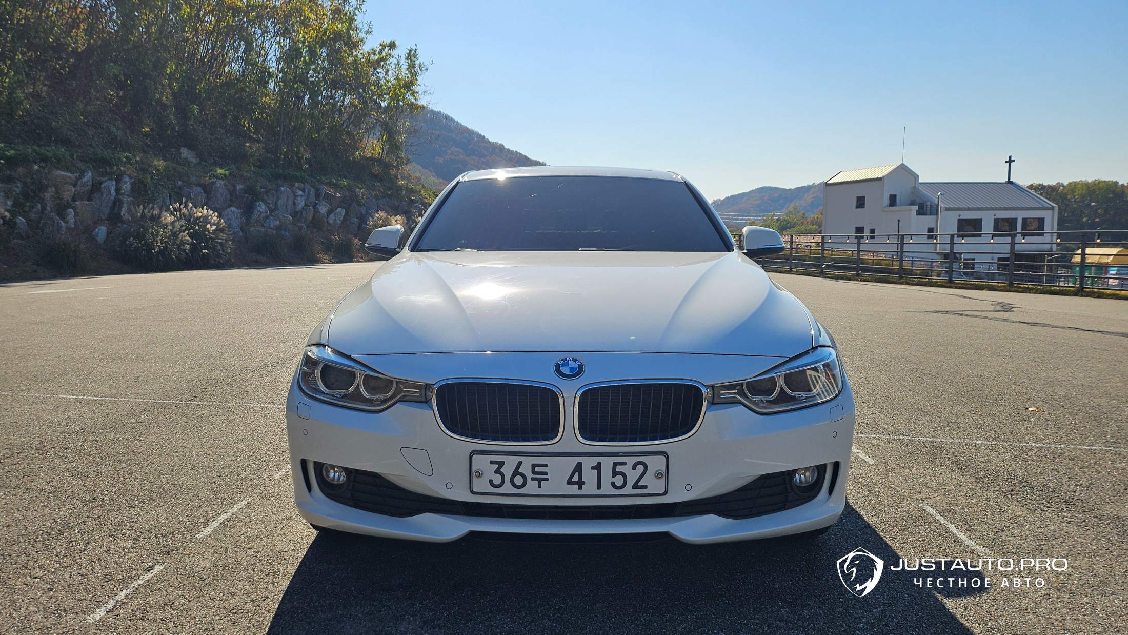 Автомобиль BMW 3-Series