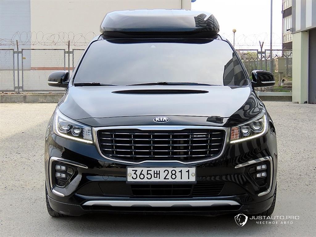 Автомобиль Kia Canival