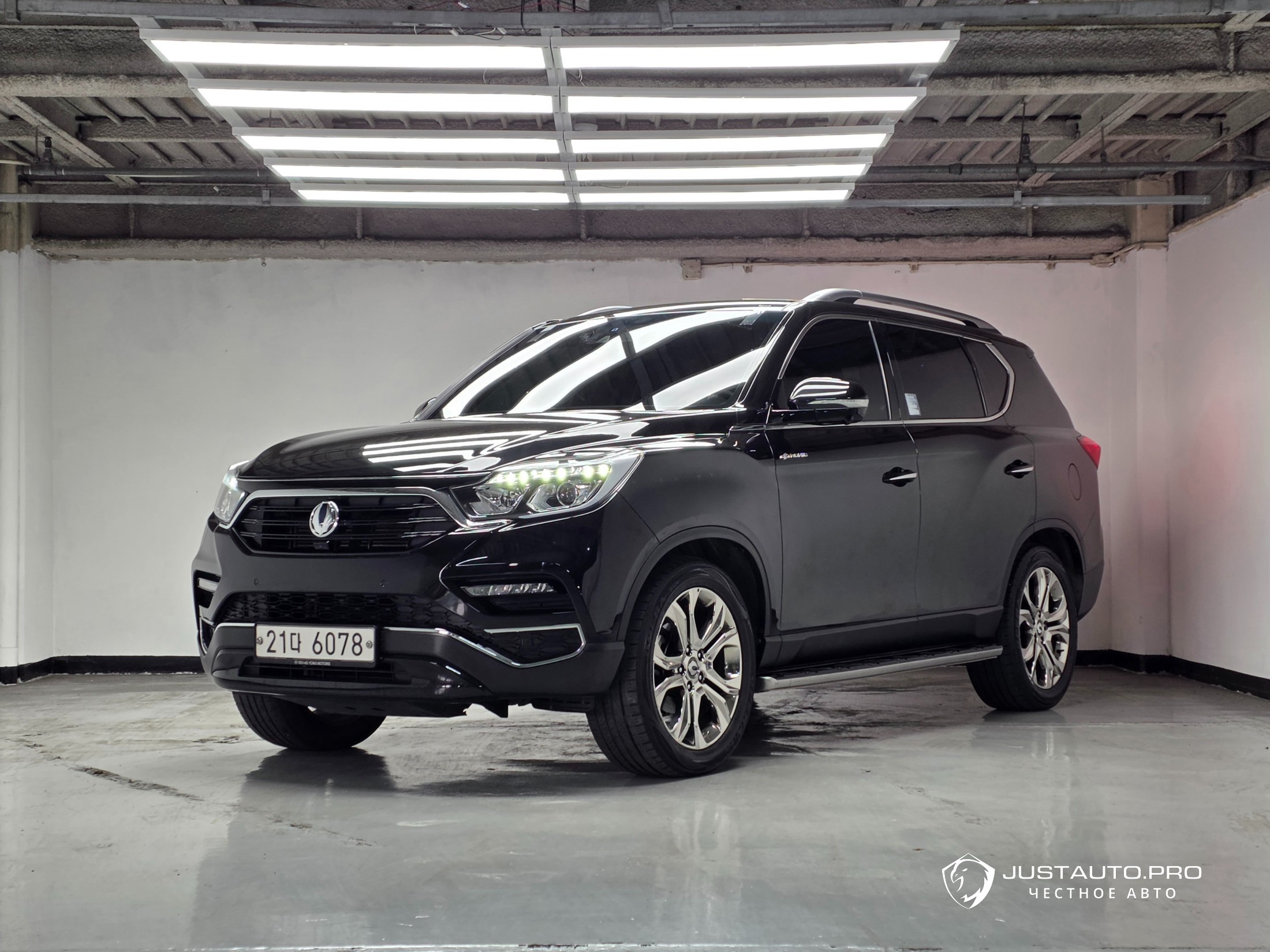 Автомобиль KG_Mobility_Ssangyong Rexton