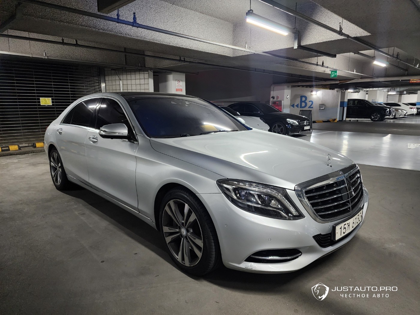 Автомобиль Mercedes-Benz S-Class