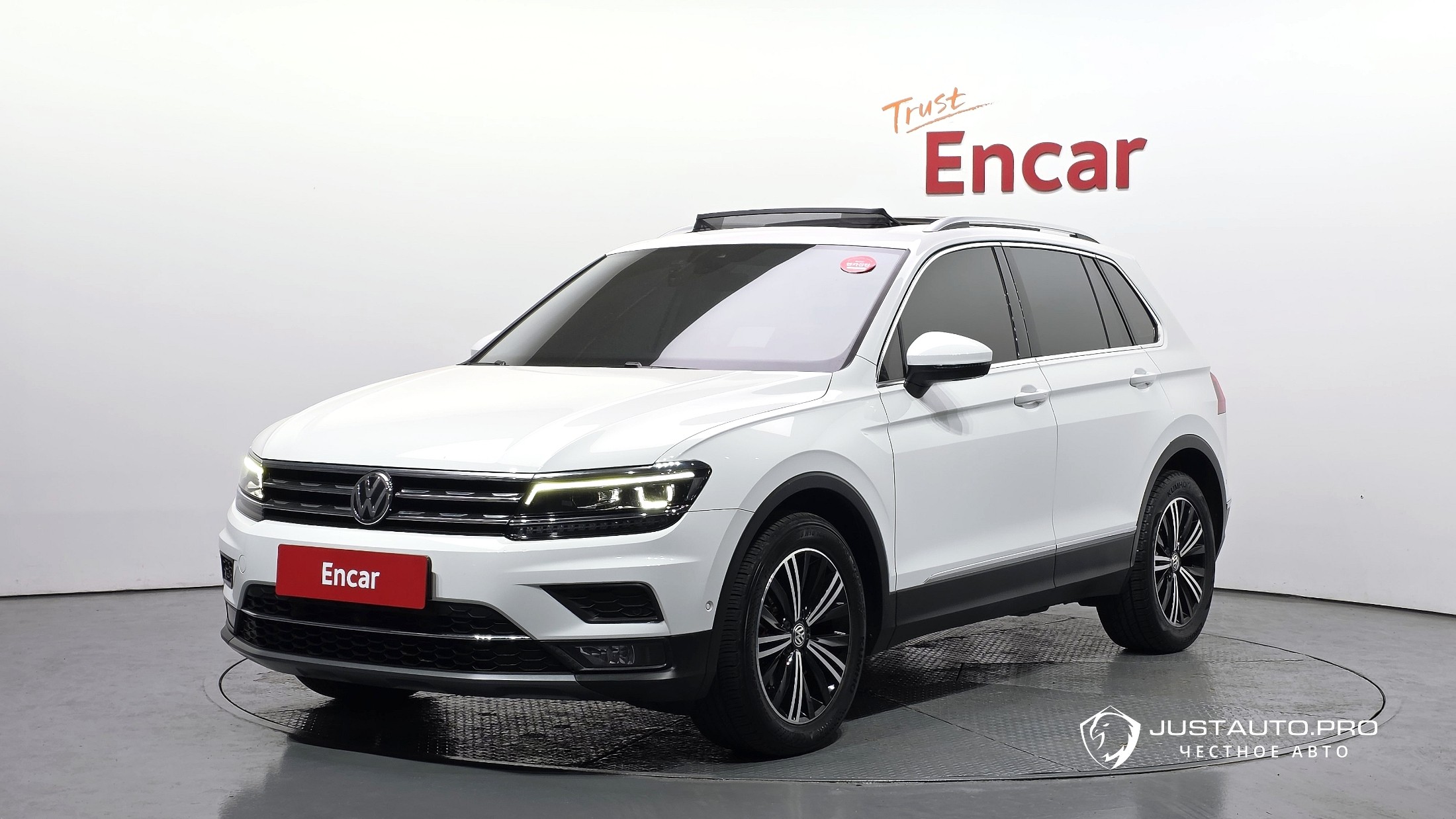 Автомобиль Volkswagen Tiguan