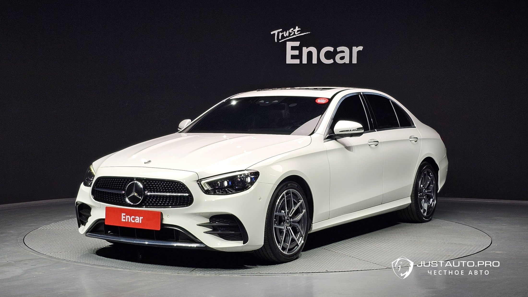 Автомобиль Mercedes-Benz E-Class