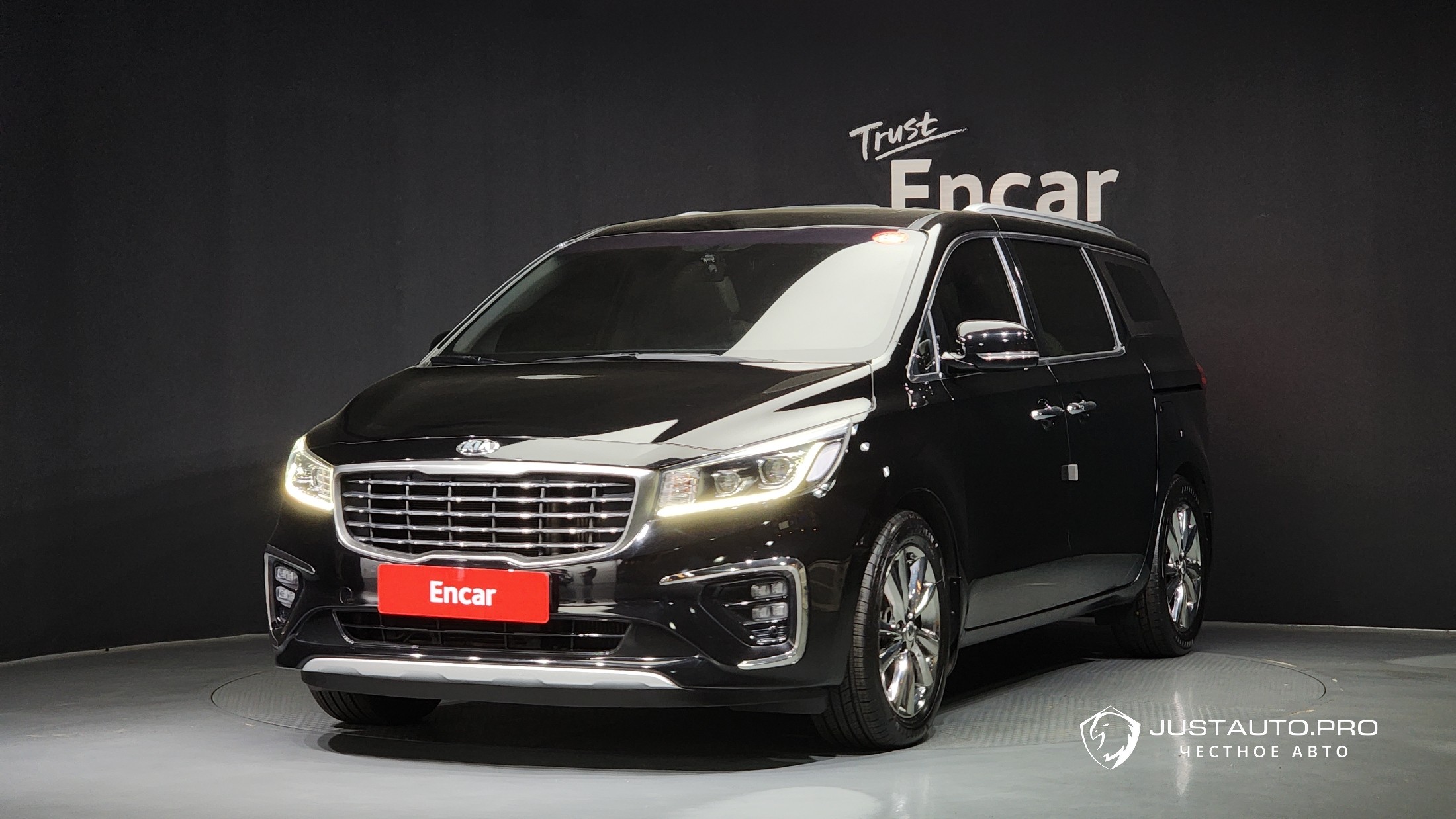 Автомобиль Kia Canival