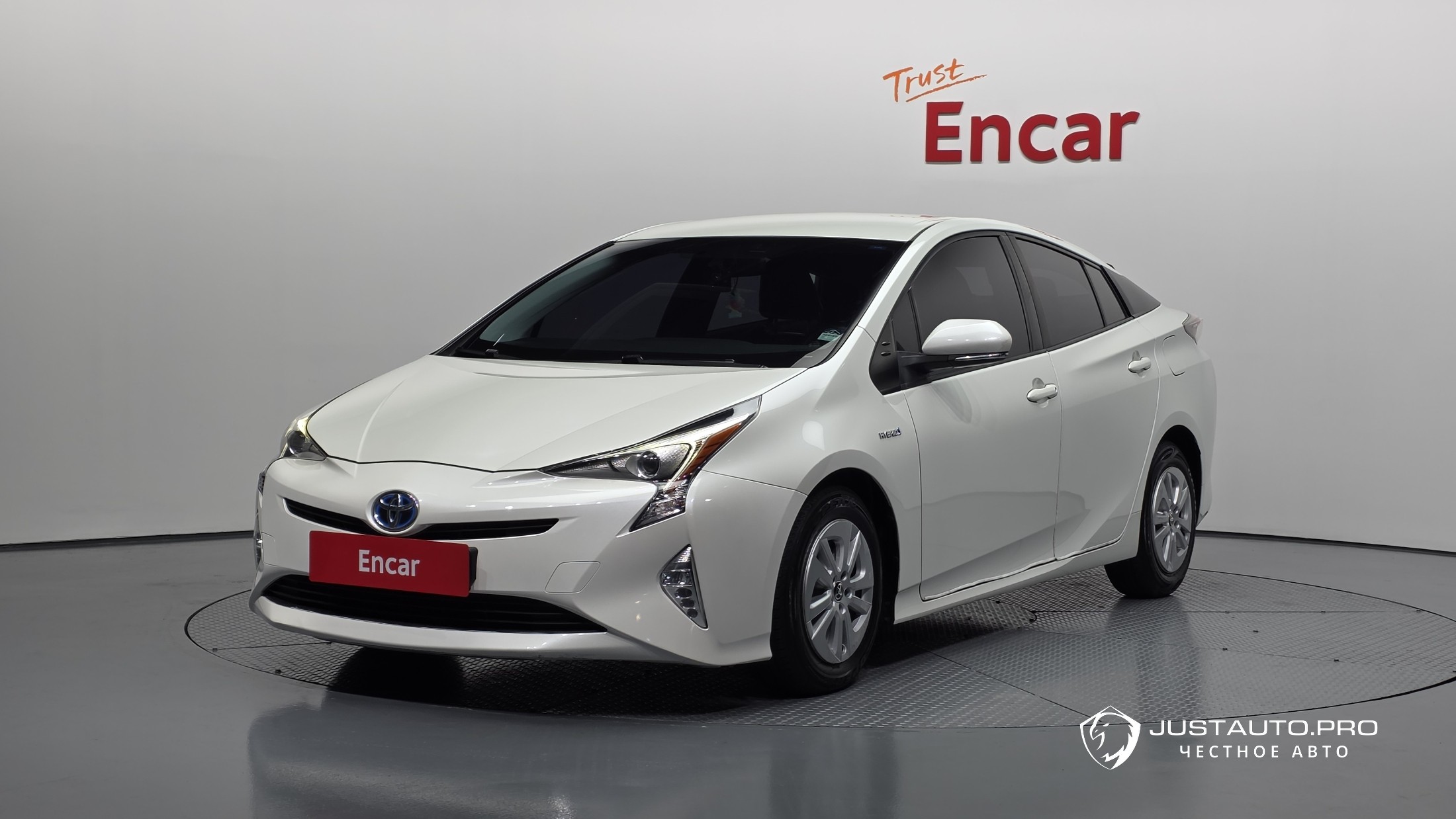 Автомобиль Toyota Prius