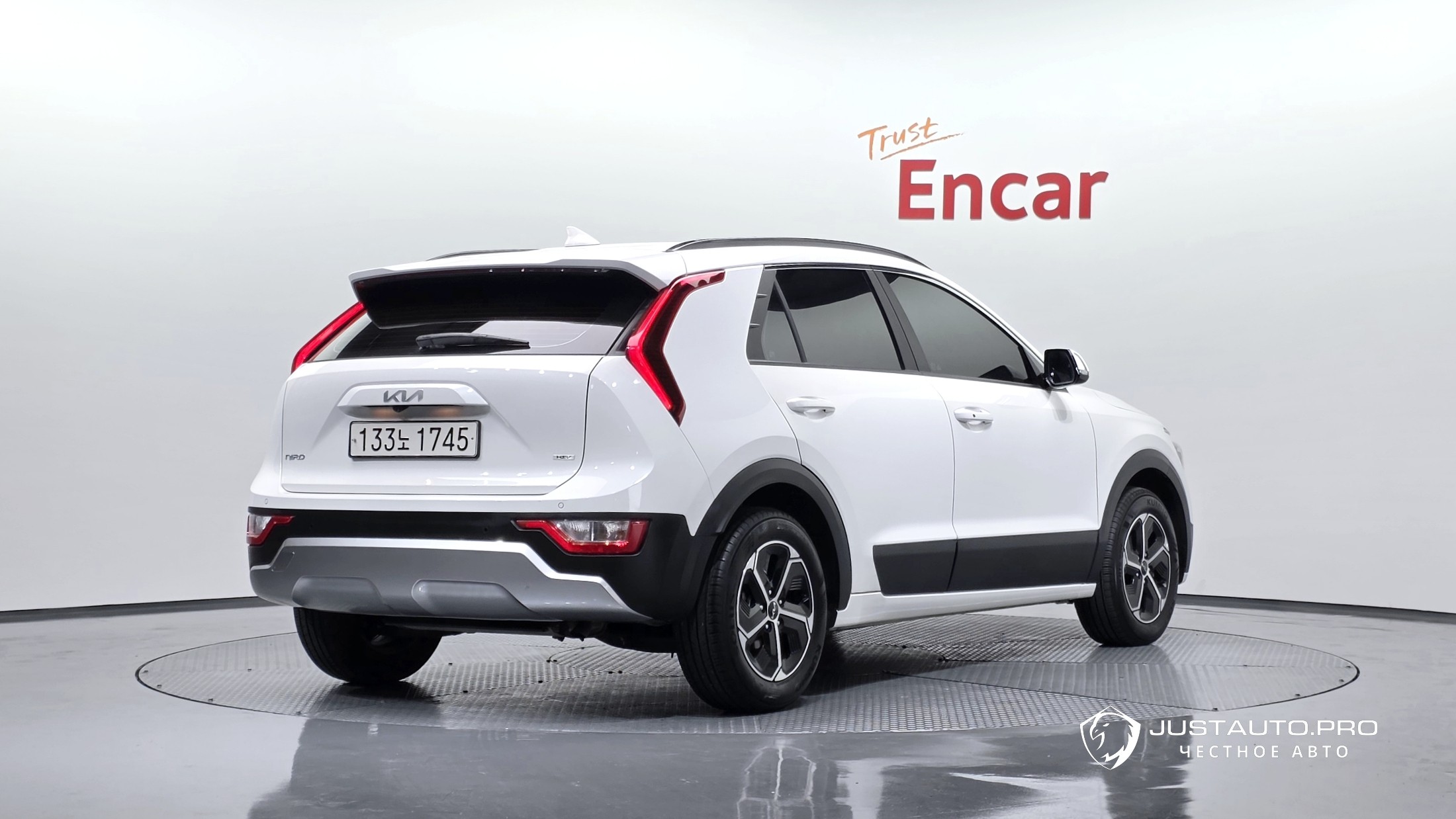 Автомобиль Kia Niro