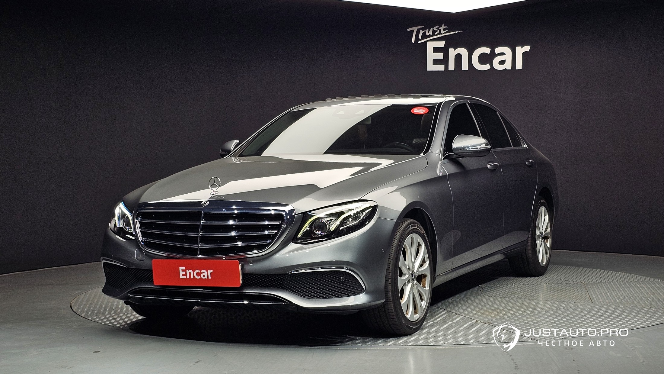 Автомобиль Mercedes-Benz E-Class