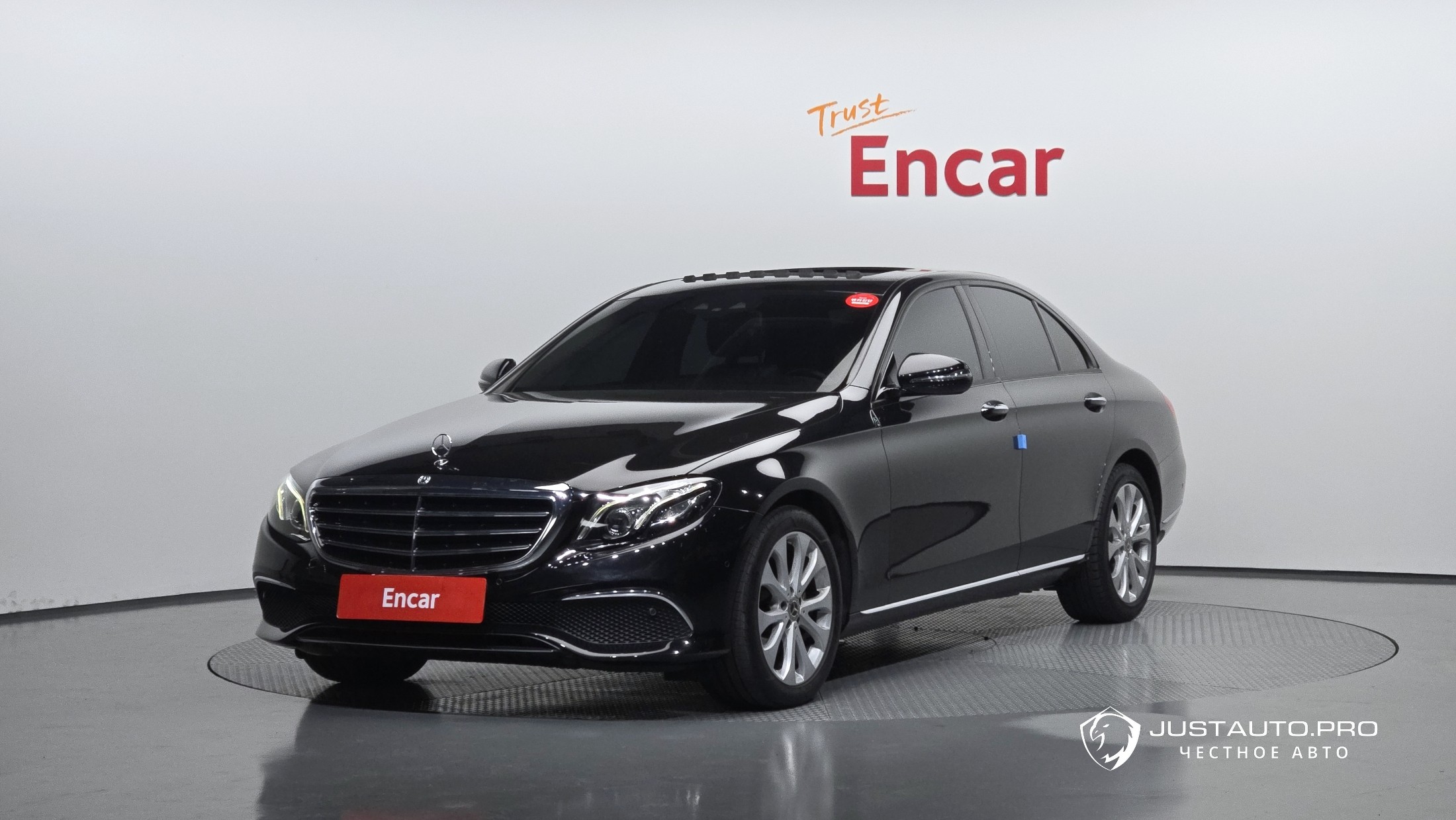 Автомобиль Mercedes-Benz E-Class