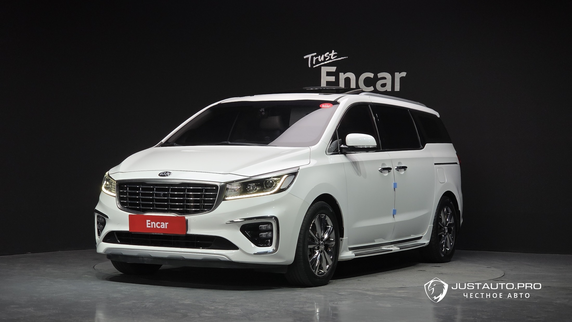 Автомобиль Kia Canival