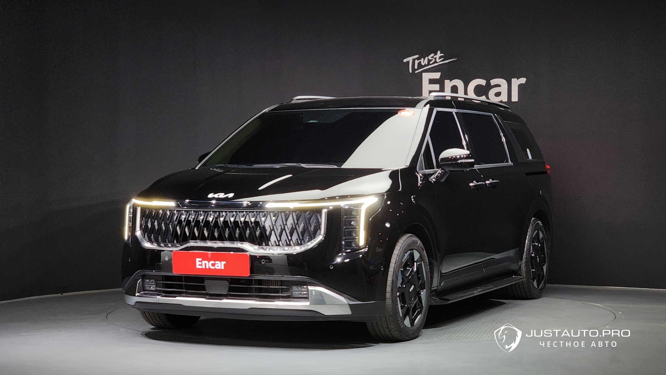 Автомобиль Kia Canival