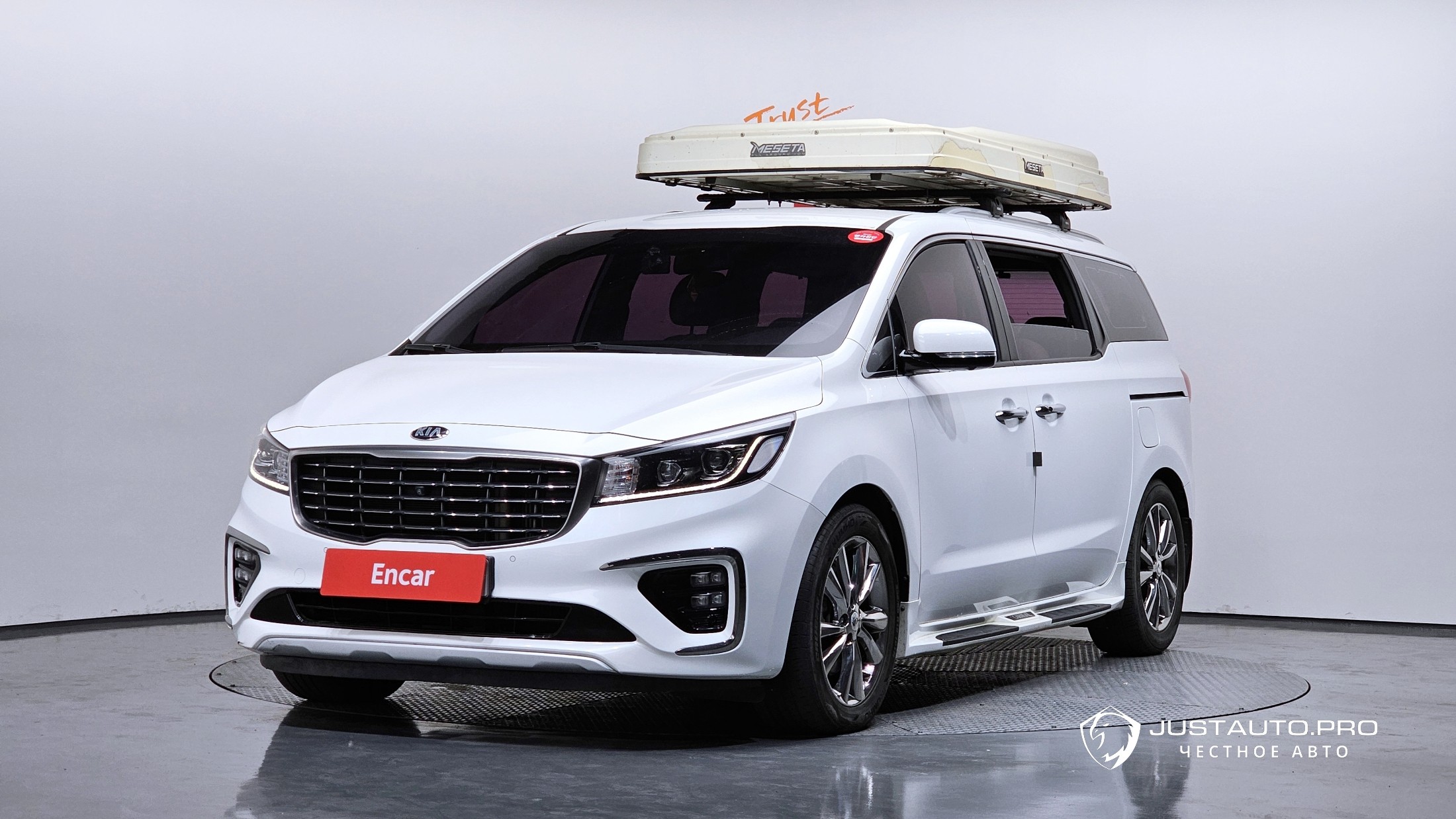 Автомобиль Kia Canival
