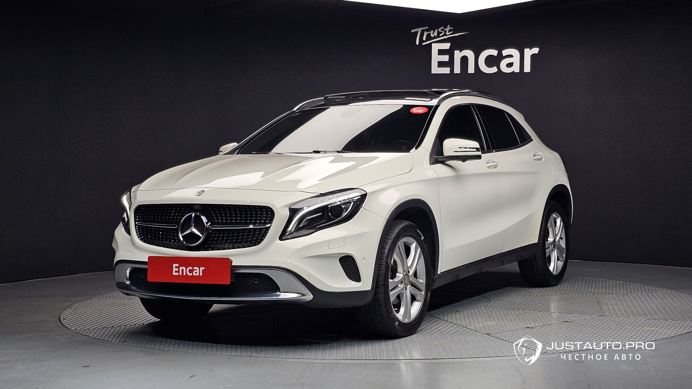 Автомобиль Mercedes-Benz GLA-Class