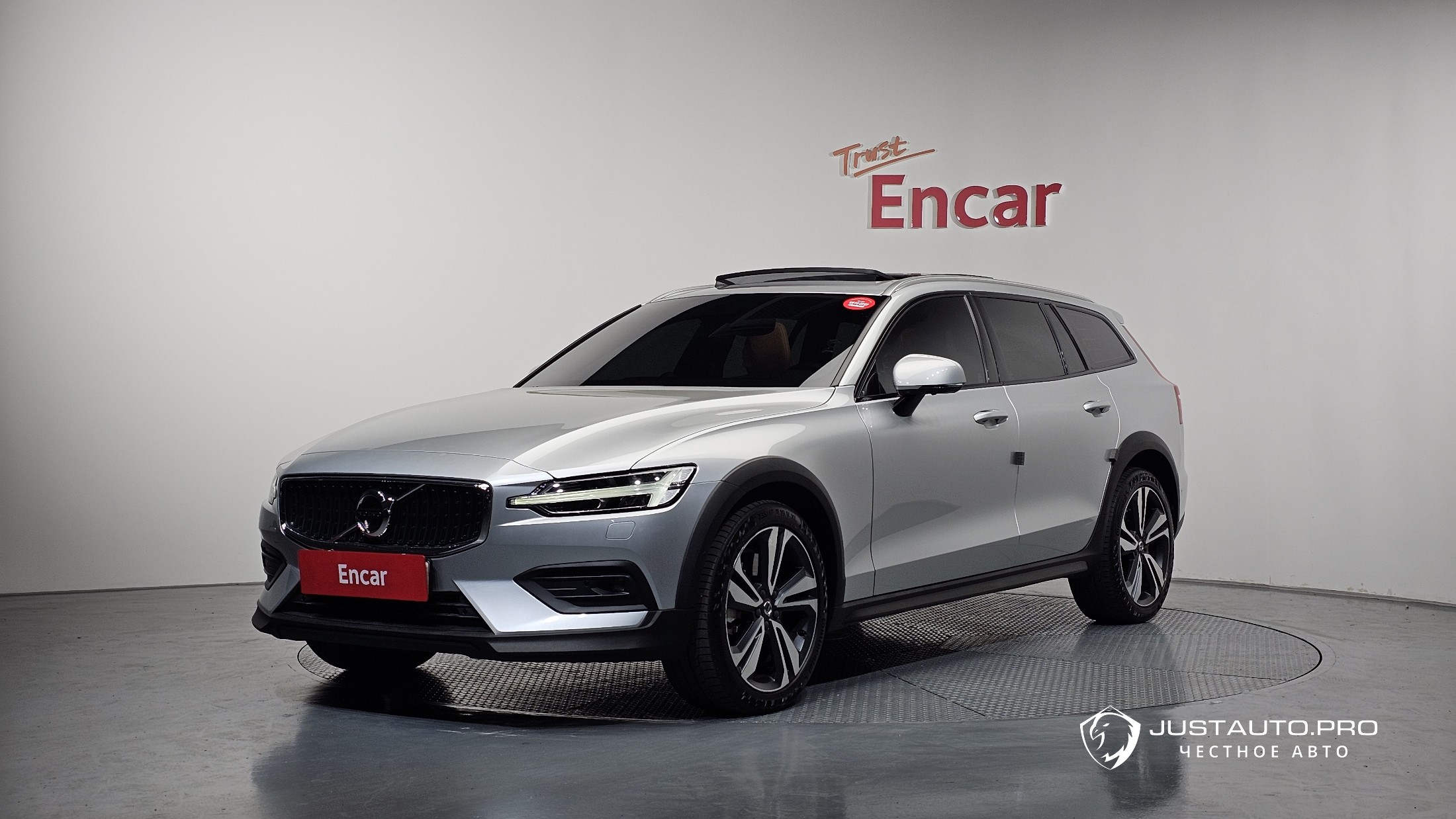 Автомобиль Volvo V60