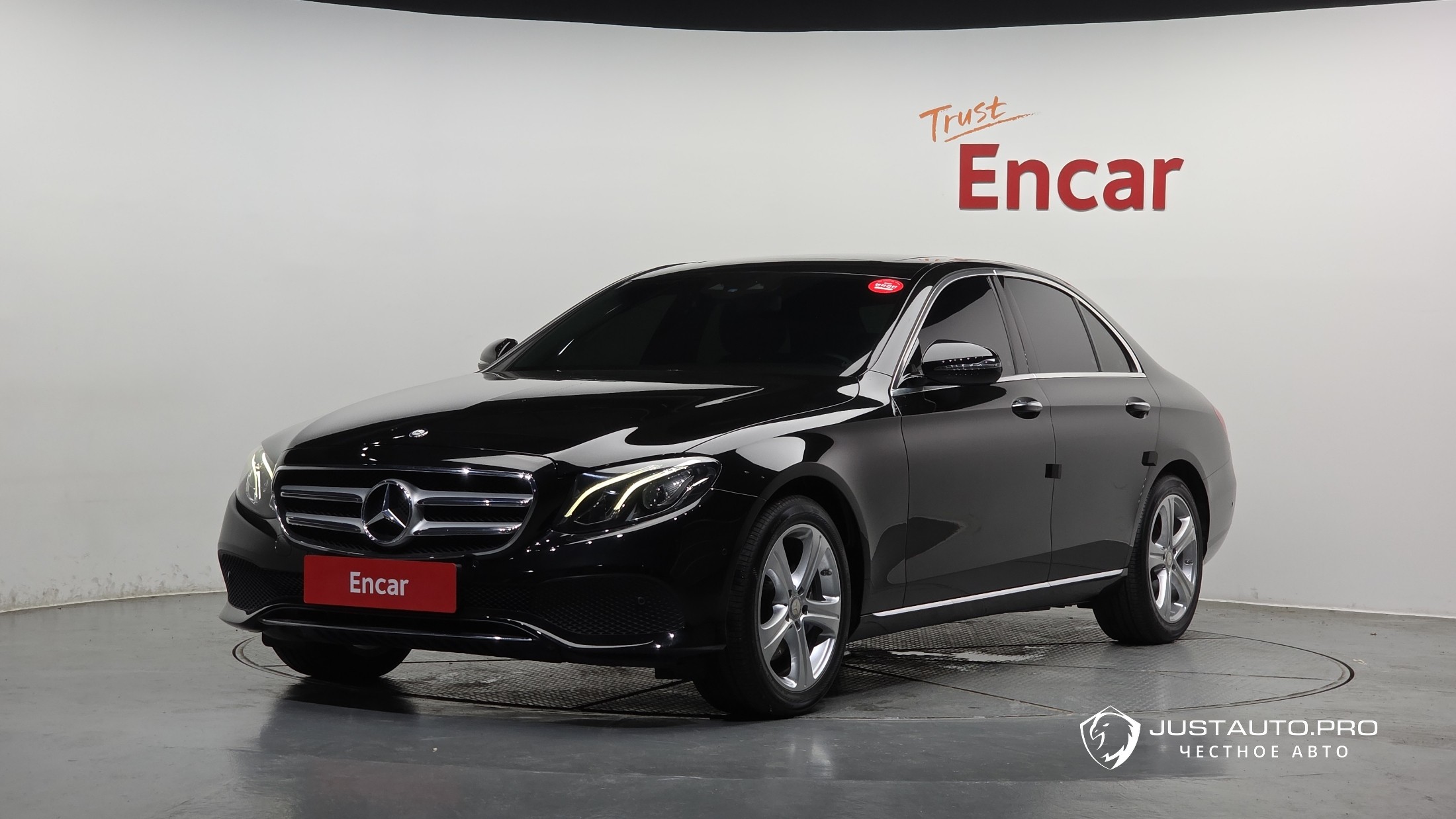 Автомобиль Mercedes-Benz E-Class
