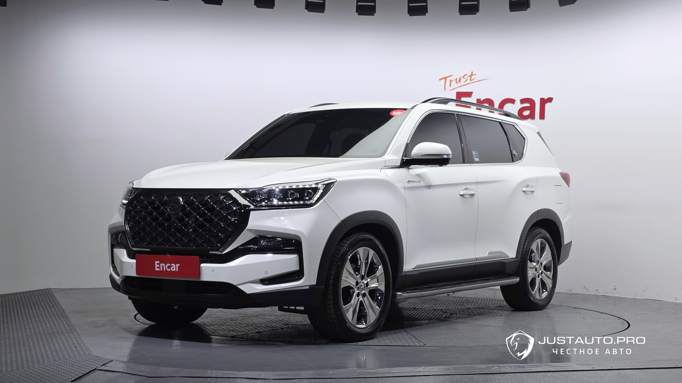 Автомобиль KG_Mobility_Ssangyong Rexton