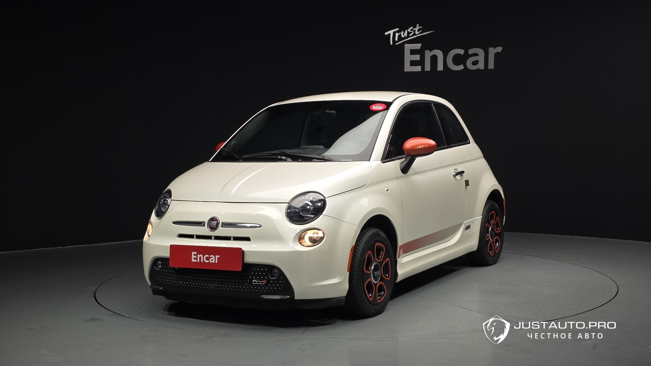 Автомобиль Fiat 500