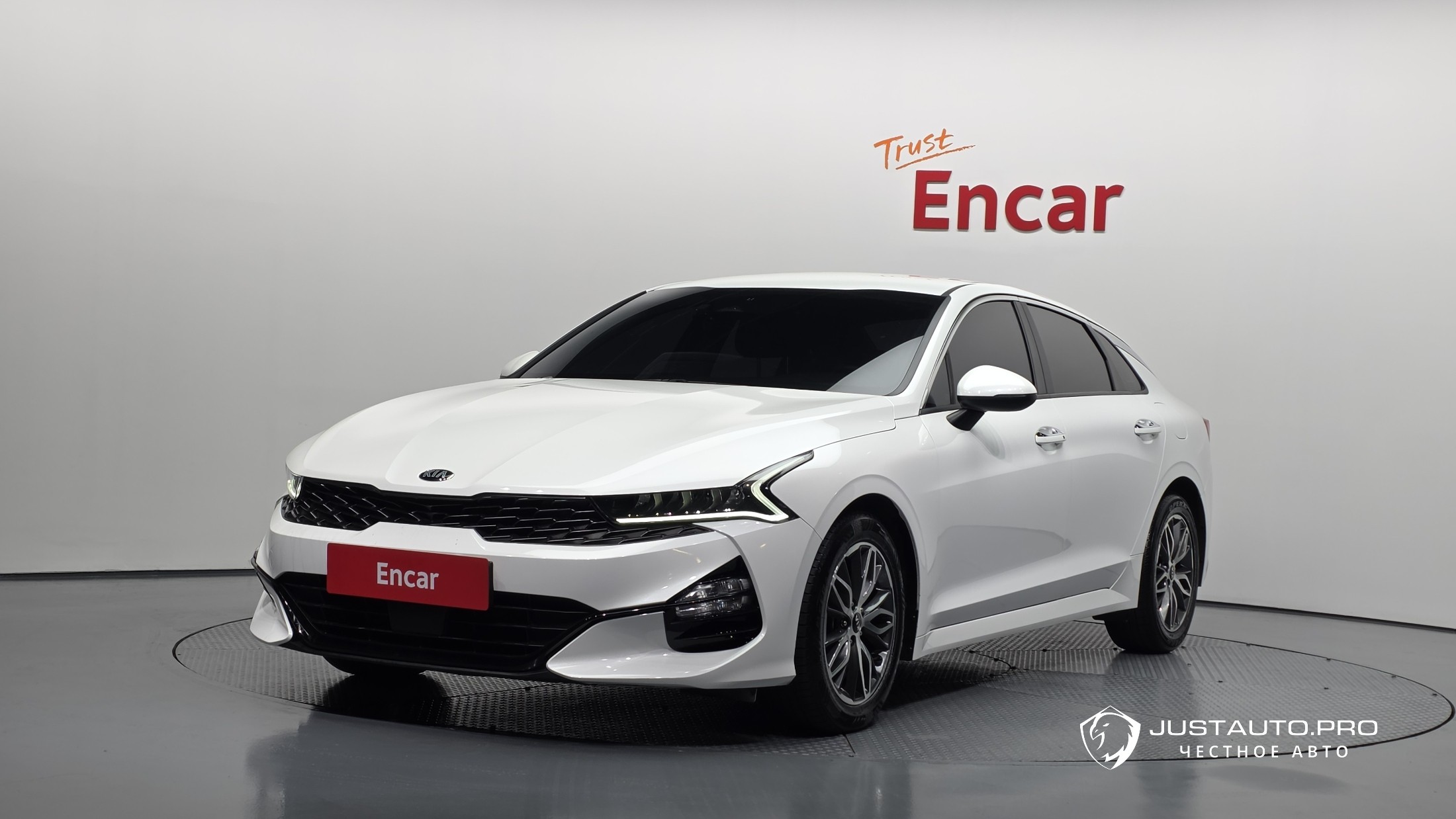 Автомобиль Kia K5