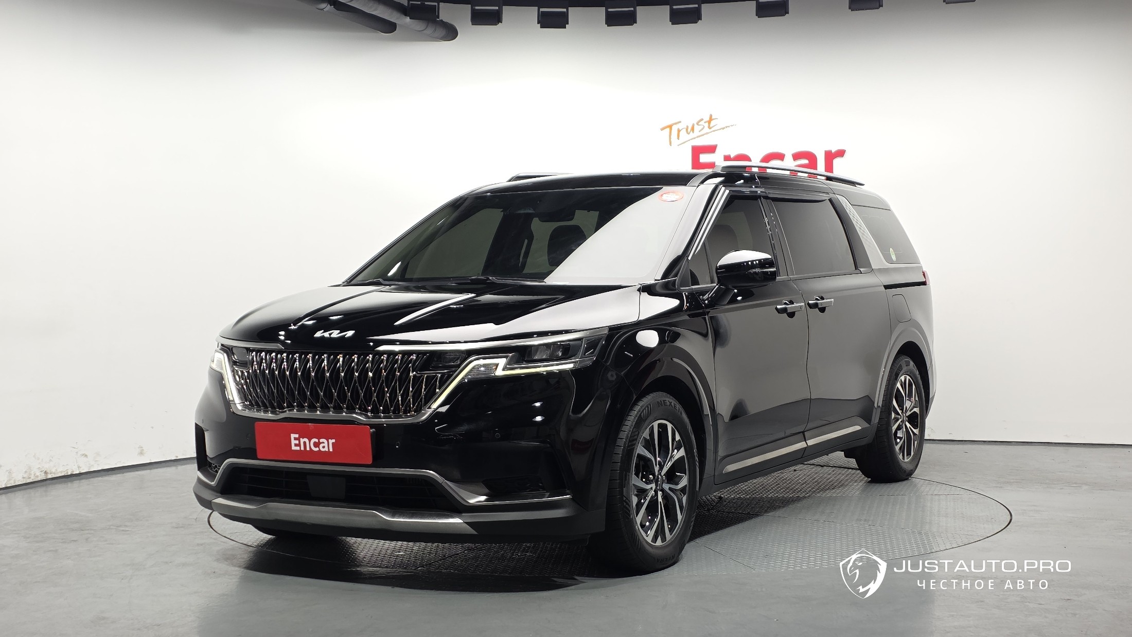 Автомобиль Kia Canival