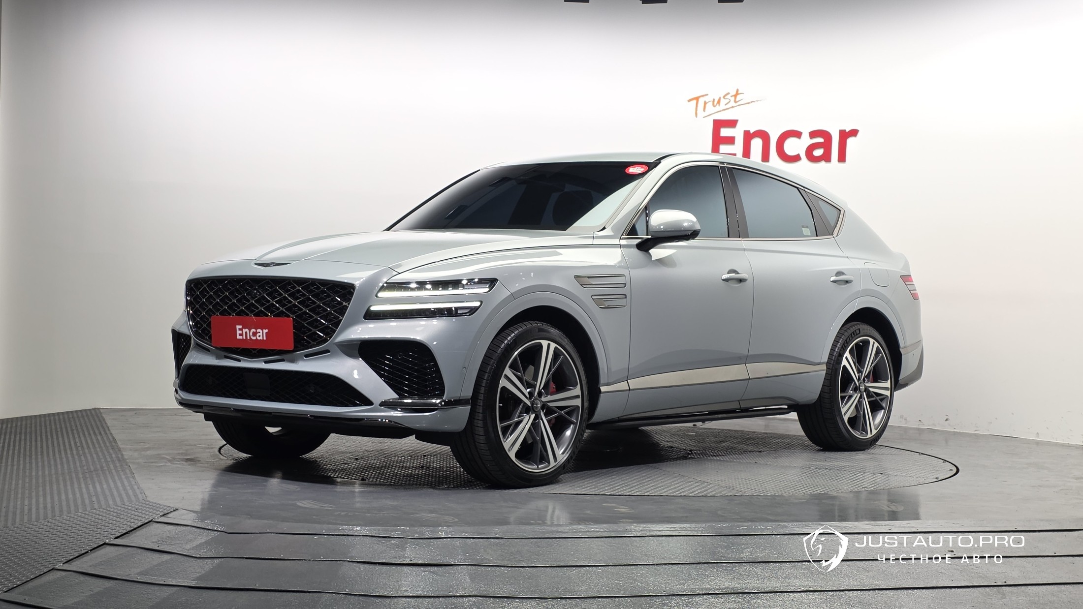 Автомобиль Genesis GV80