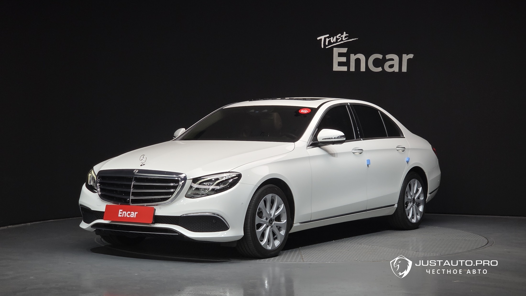 Автомобиль Mercedes-Benz E-Class
