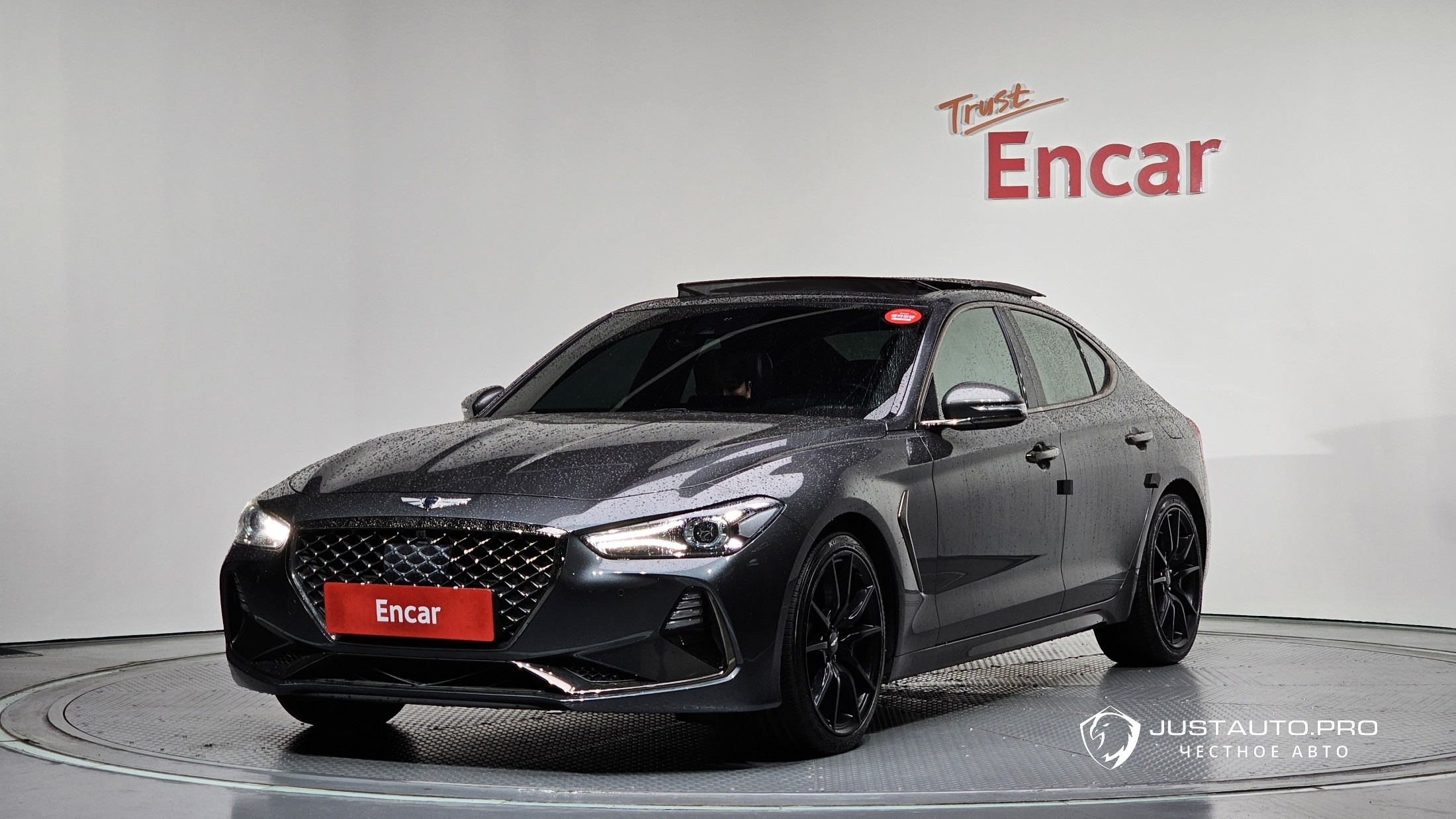 Автомобиль Genesis G70