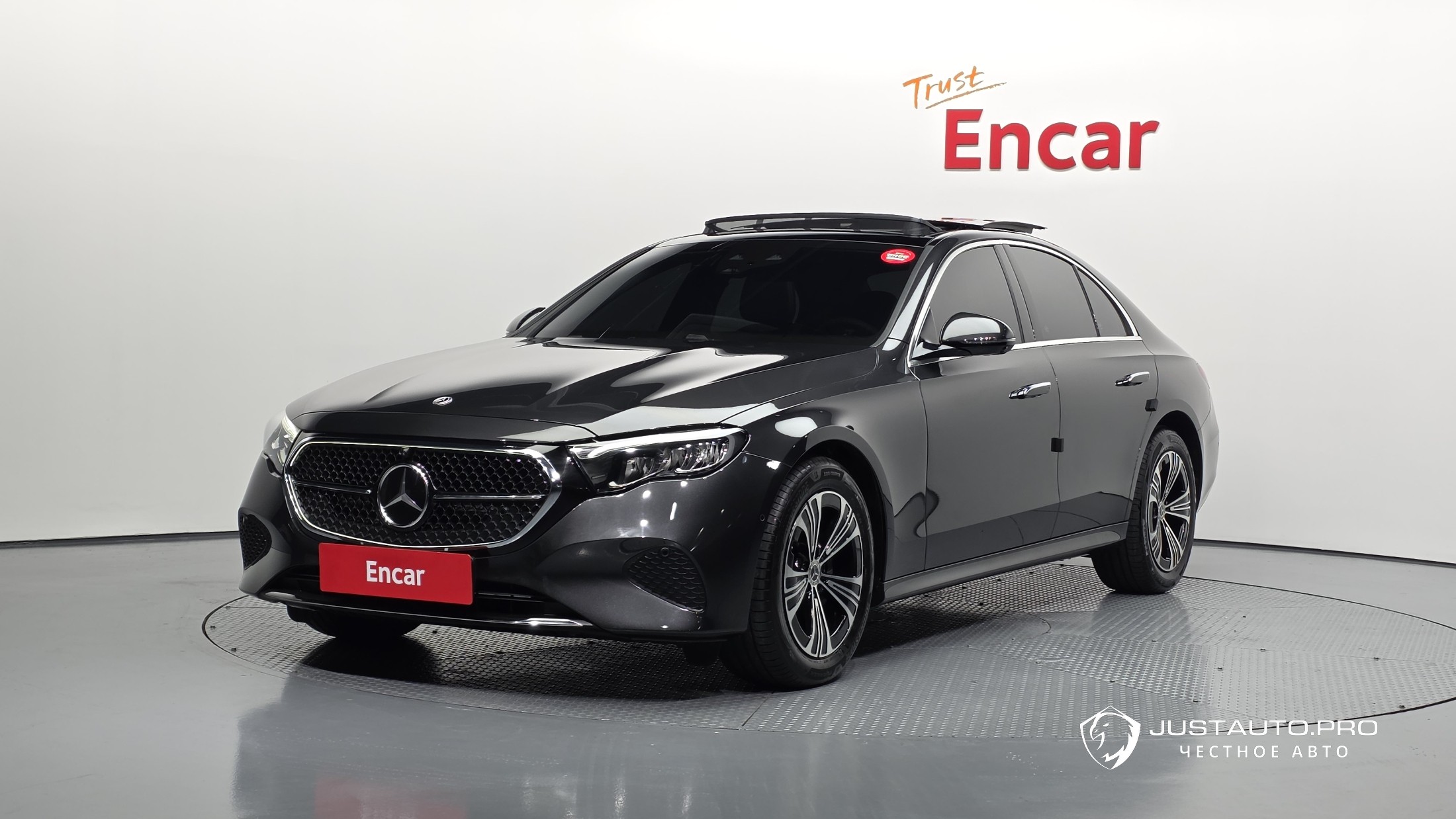 Автомобиль Mercedes-Benz E-Class