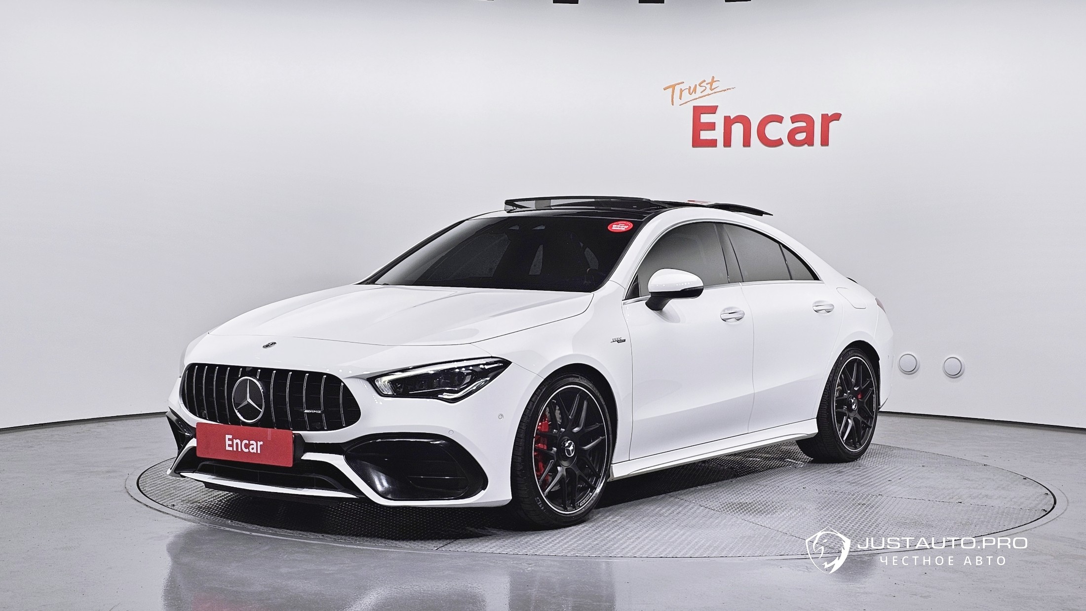 Автомобиль Mercedes-Benz CLA-Class