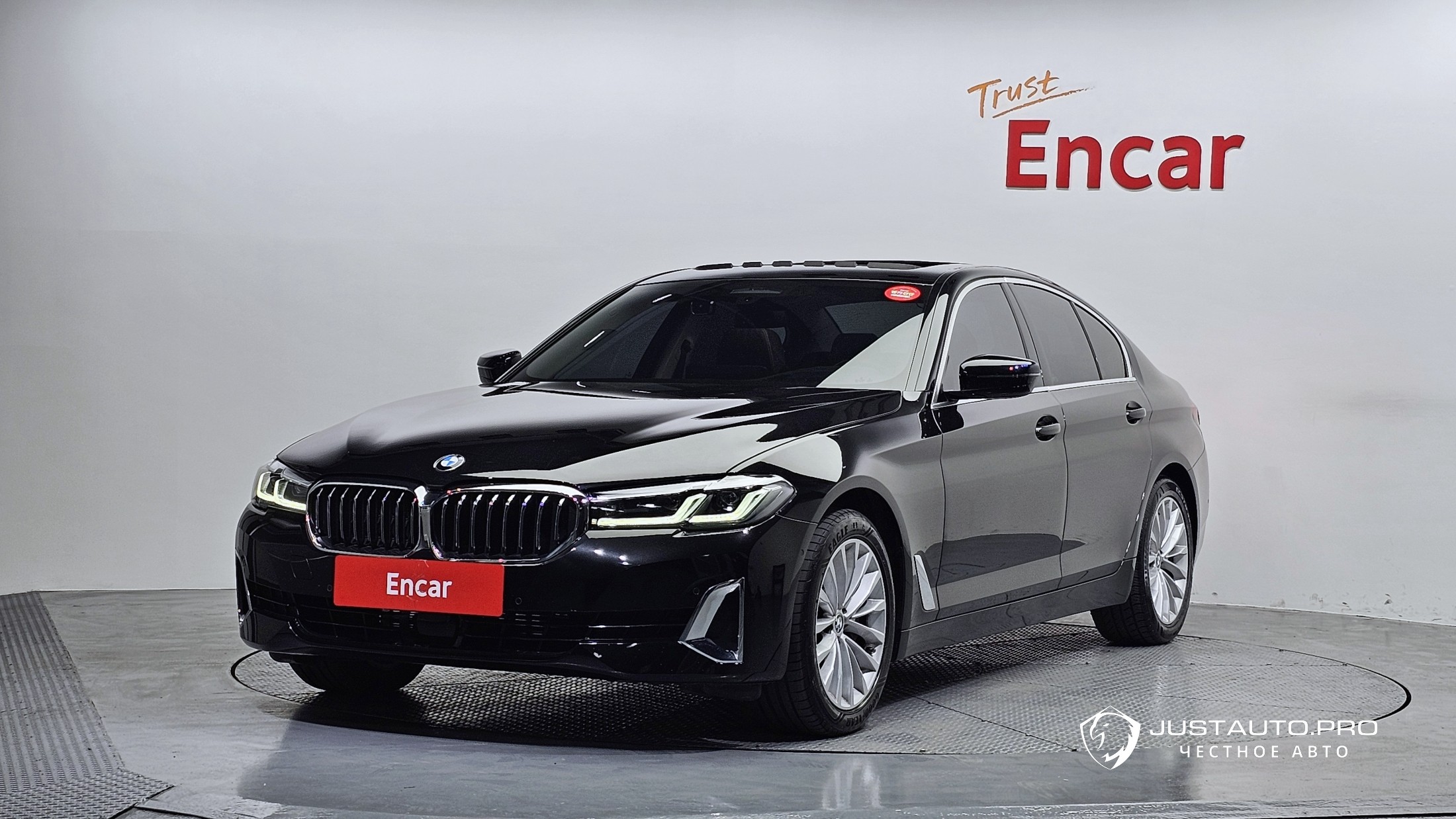 Автомобиль BMW 5-Series
