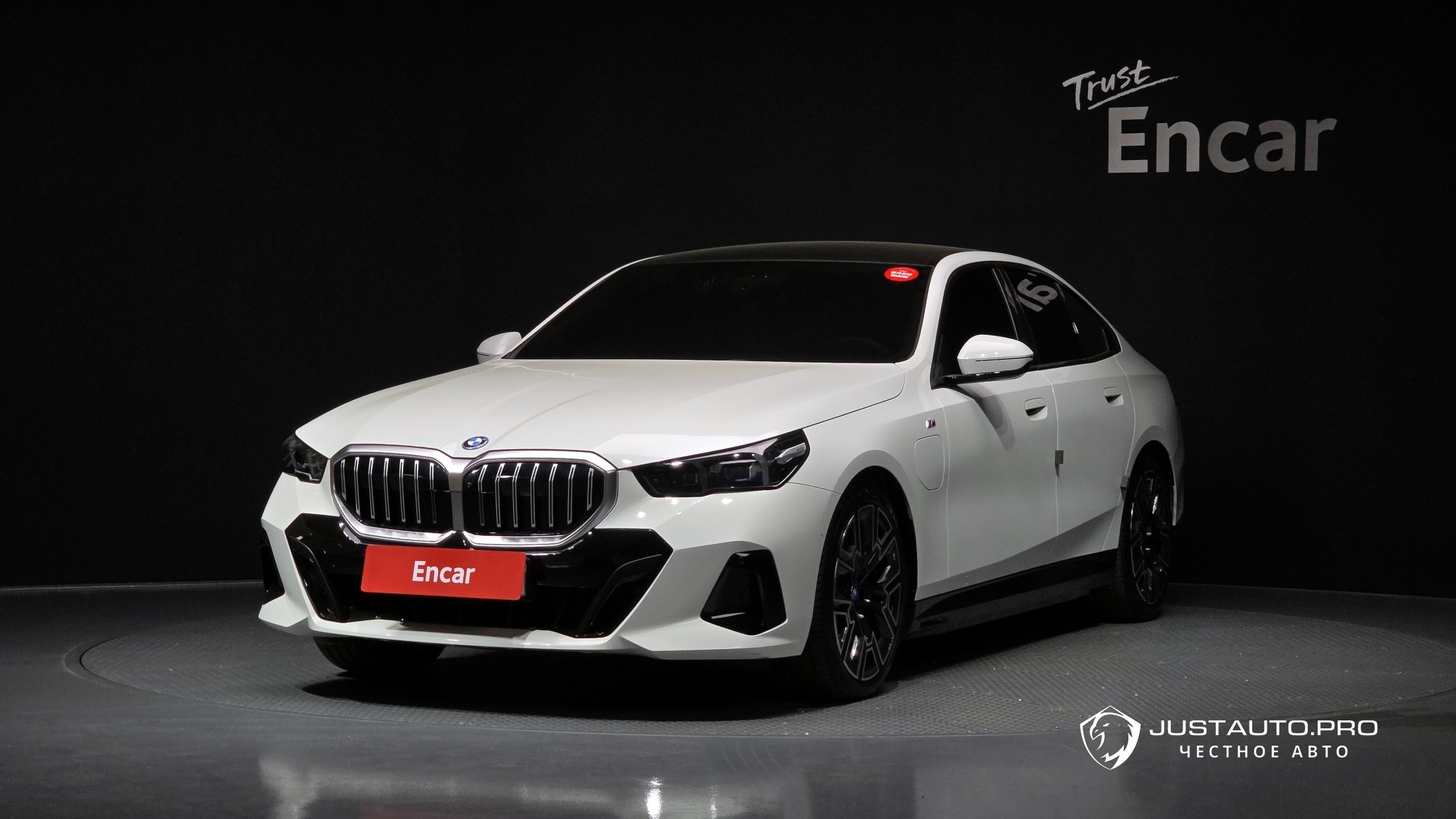 Автомобиль BMW 5-Series