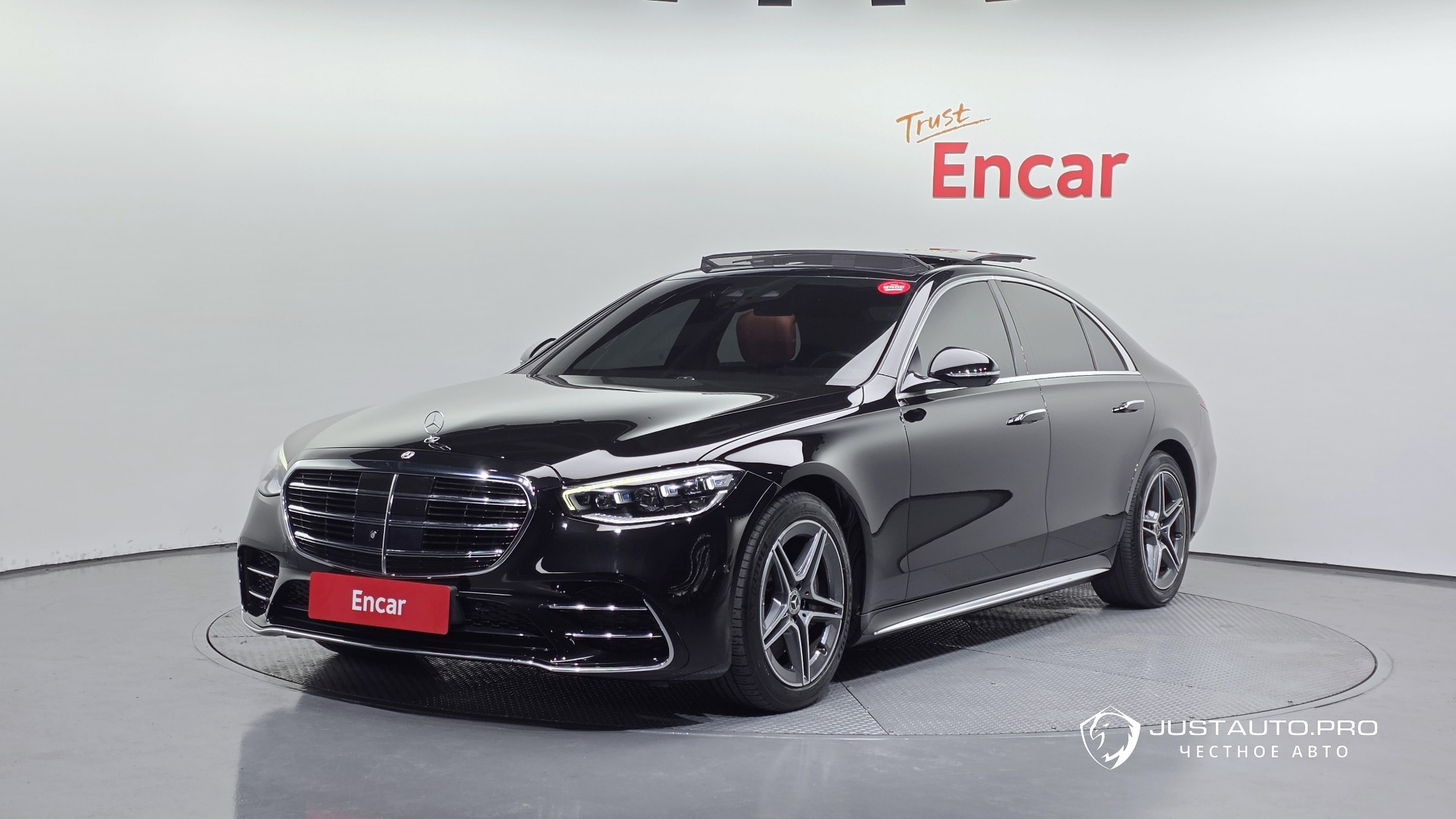 Автомобиль Mercedes-Benz S-Class