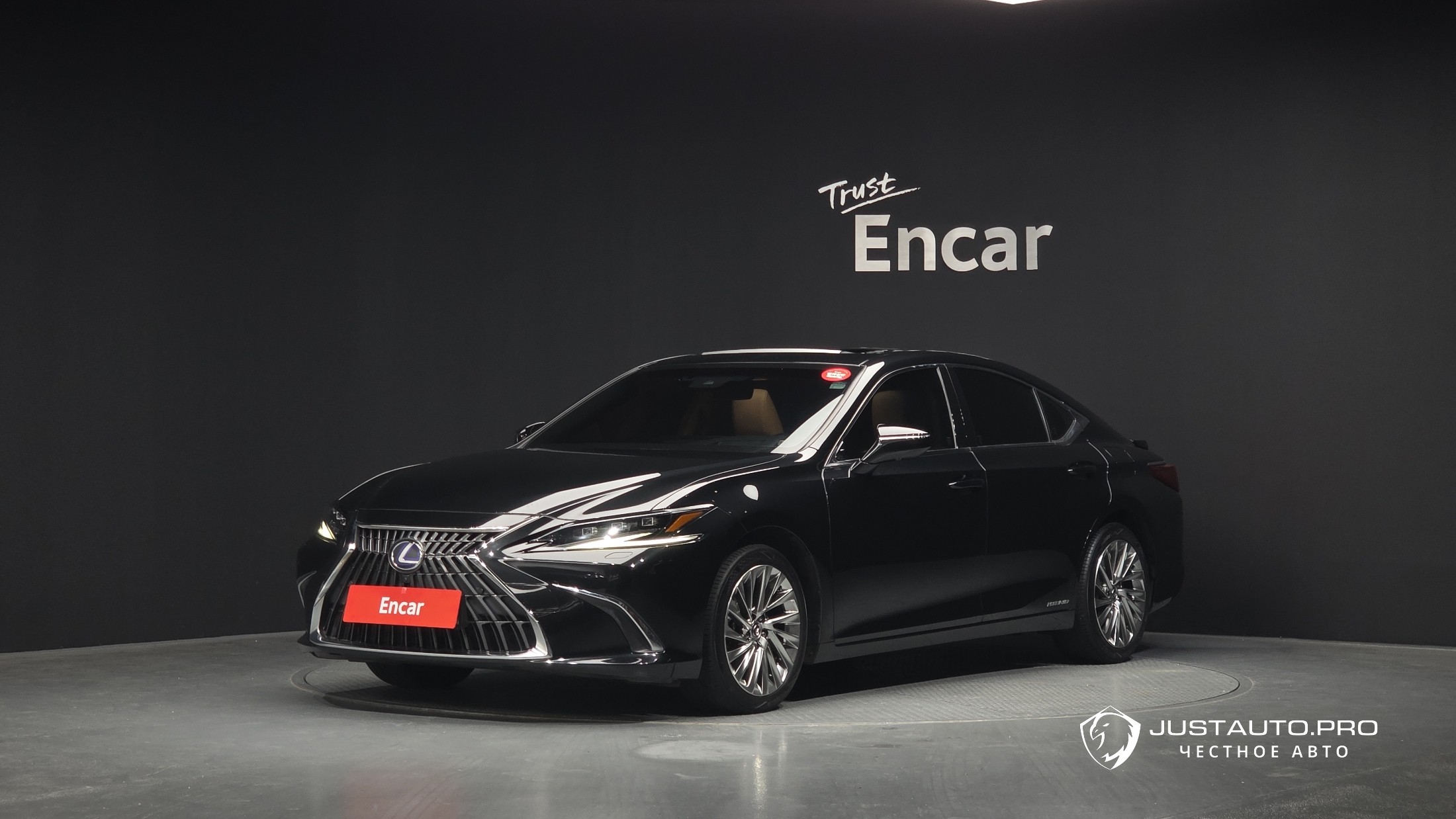 Автомобиль Lexus ES