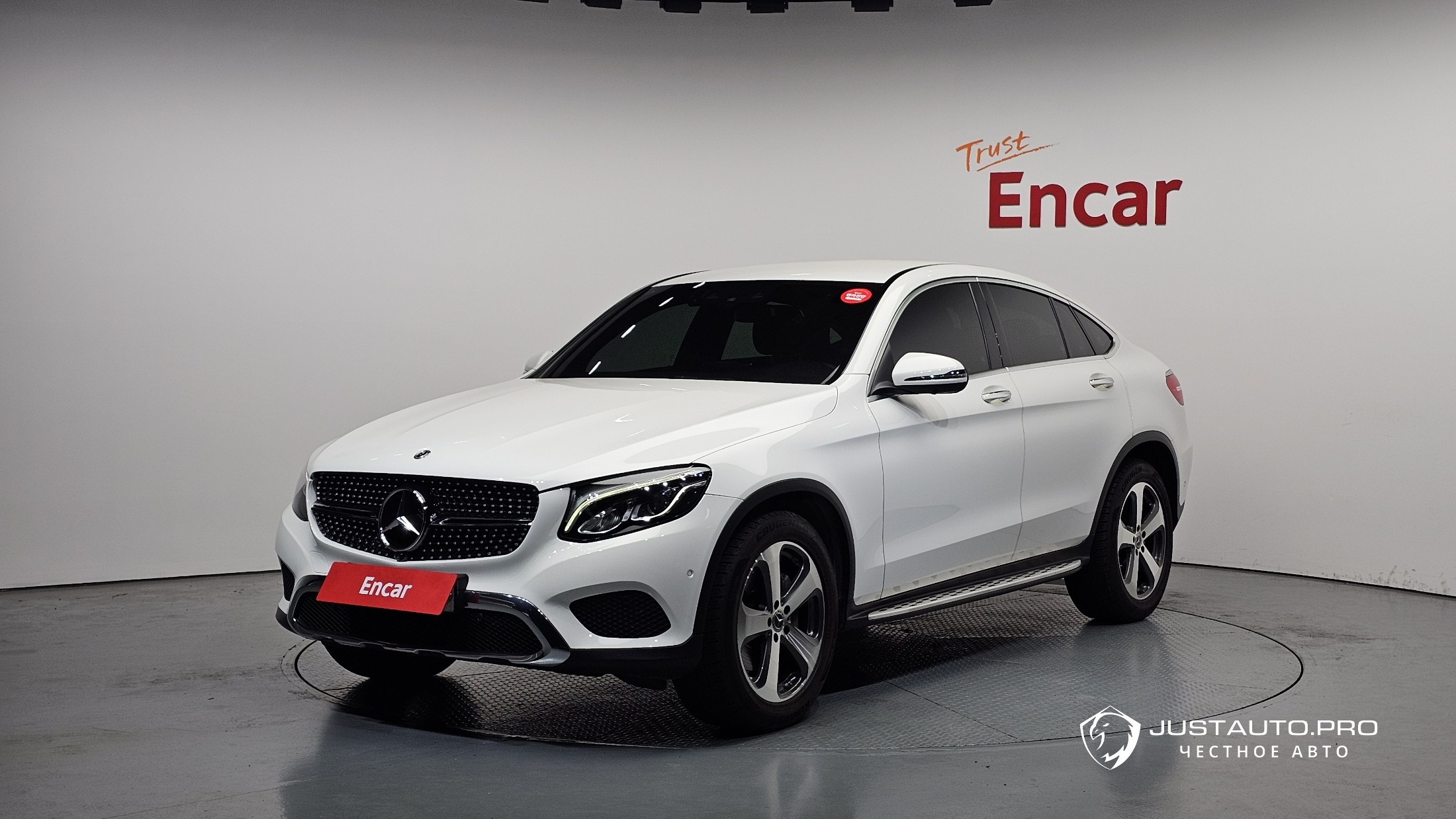 Автомобиль Mercedes-Benz GLC-Class
