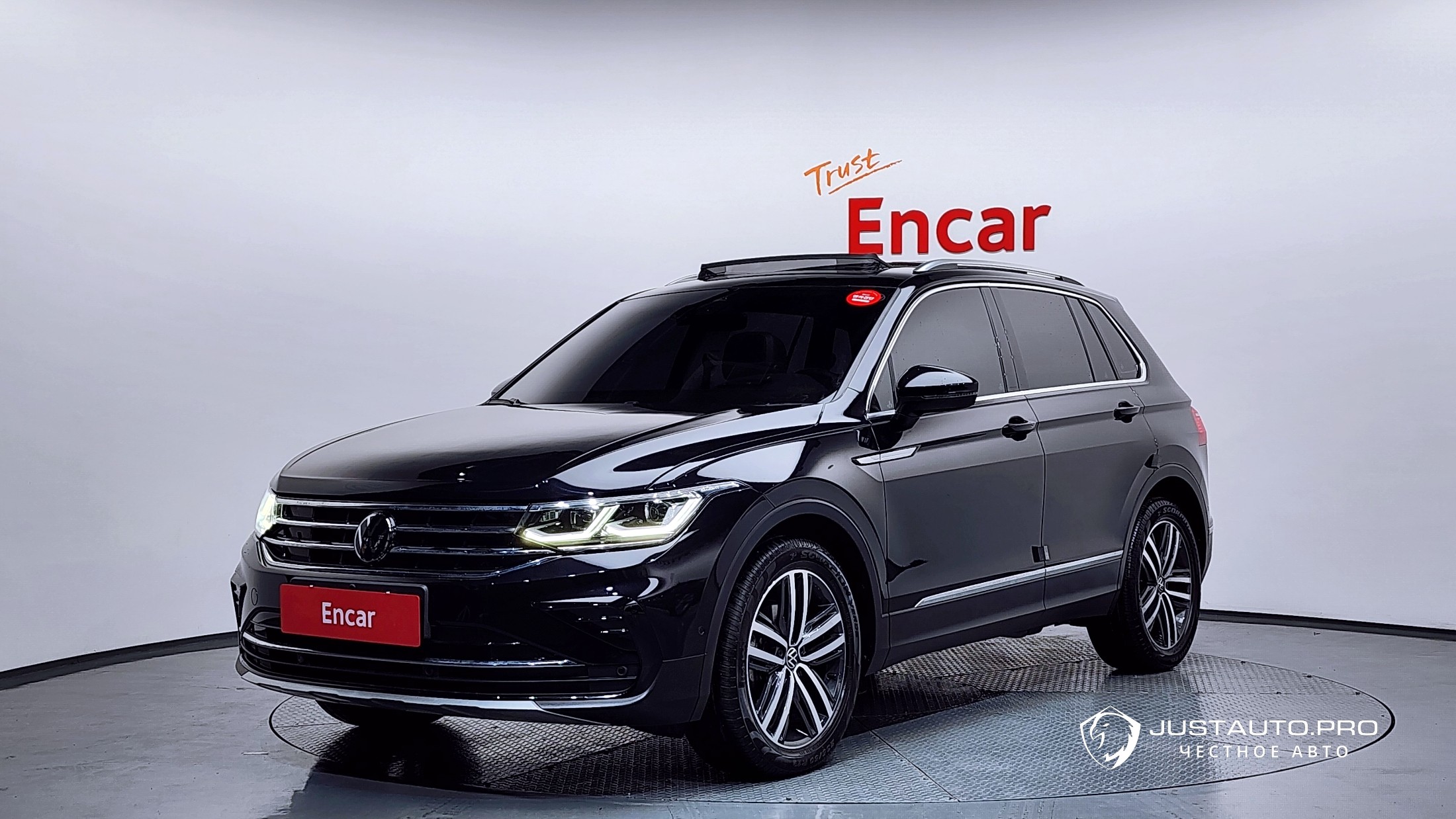 Автомобиль Volkswagen Tiguan