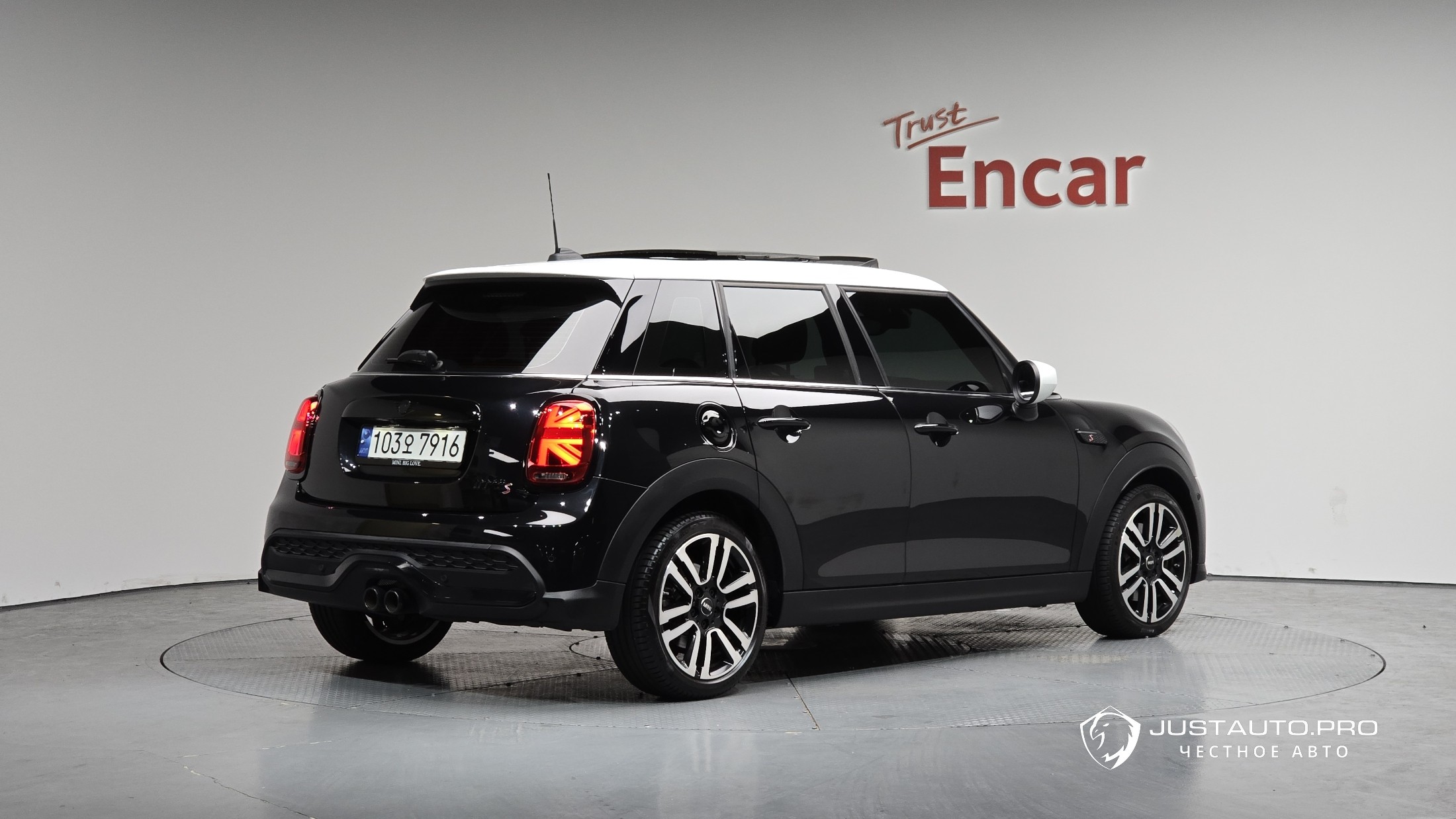 Автомобиль Mini Cooper