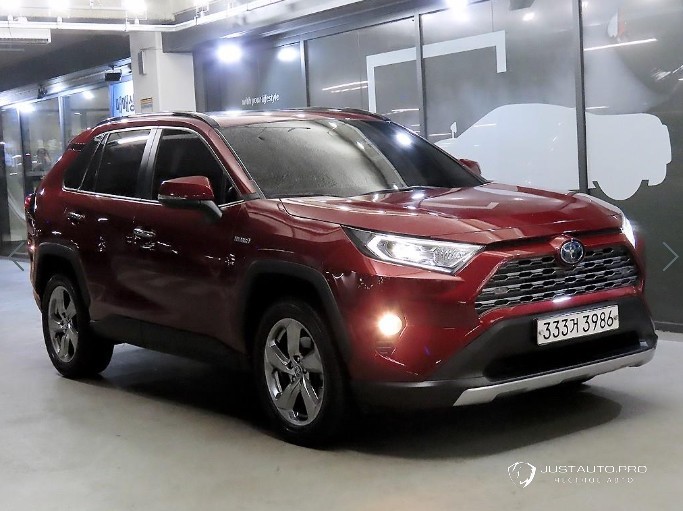 Автомобиль Toyota RAV4