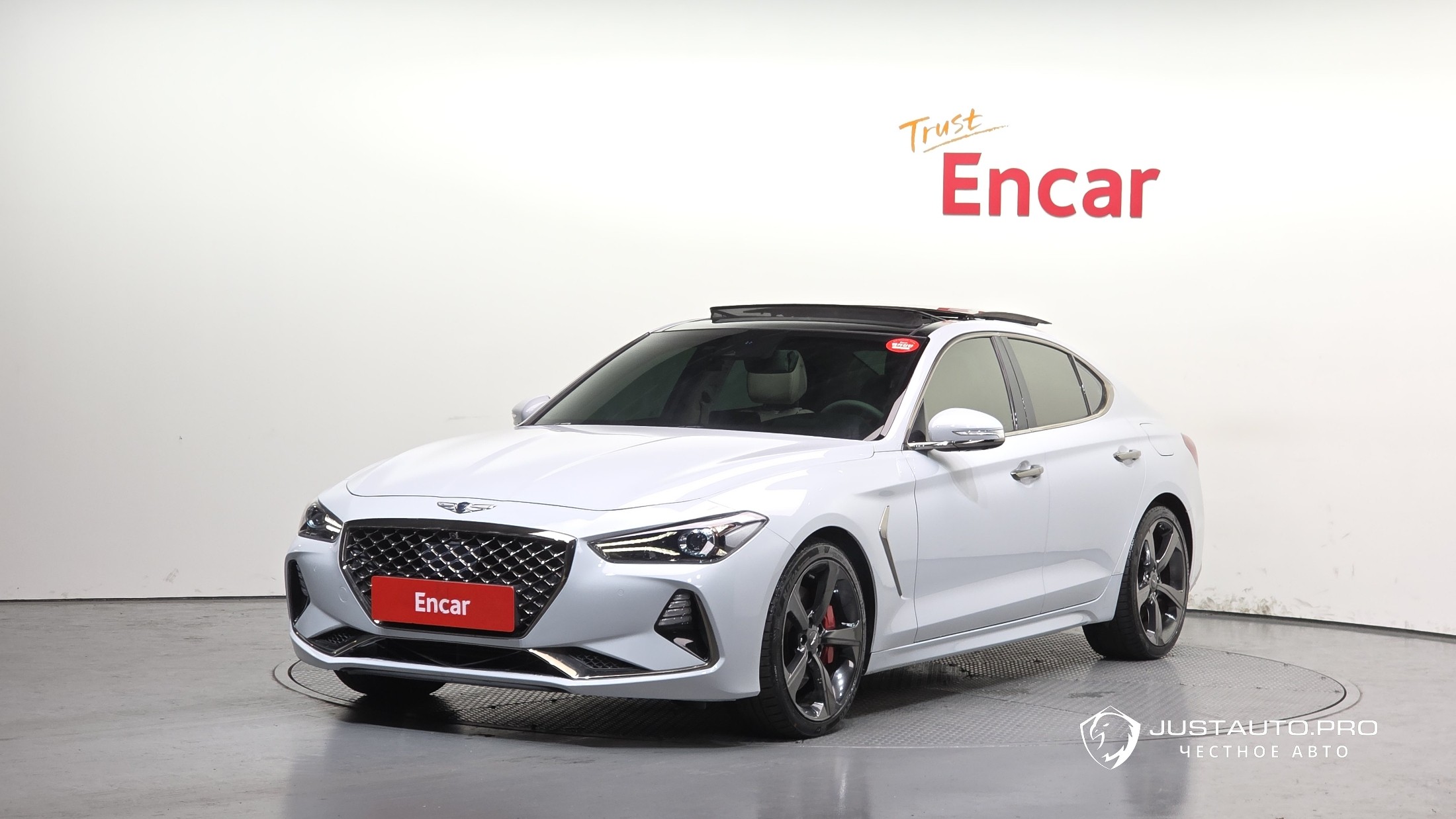 Автомобиль Genesis G70