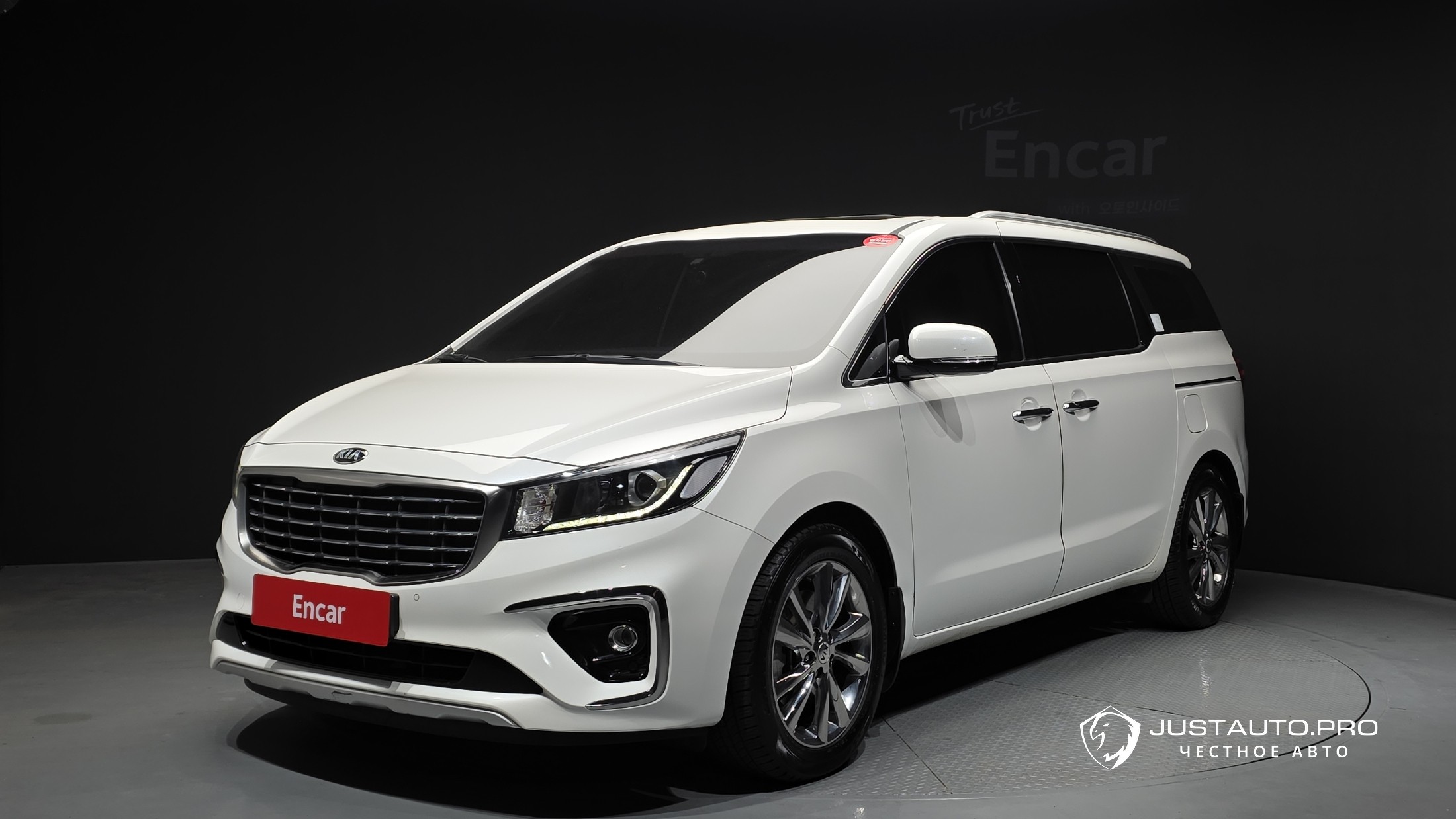 Автомобиль Kia Canival