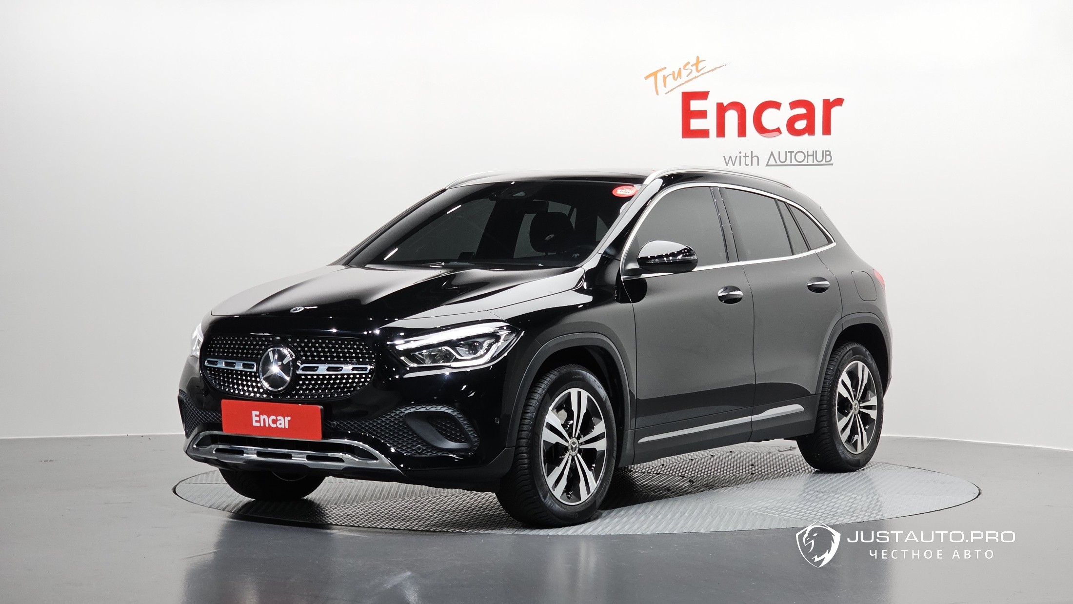 Автомобиль Mercedes-Benz GLA-Class