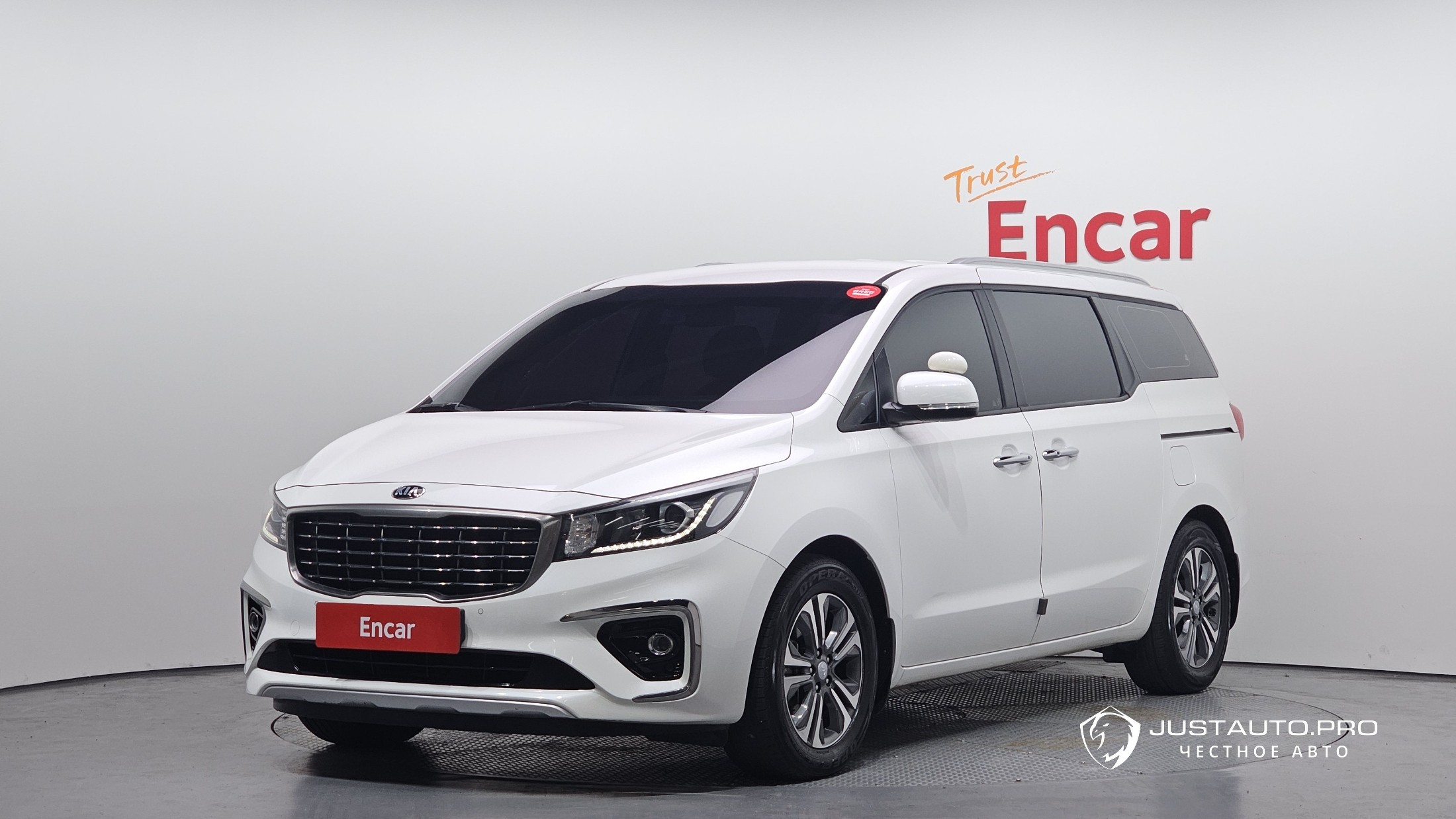 Автомобиль Kia Canival