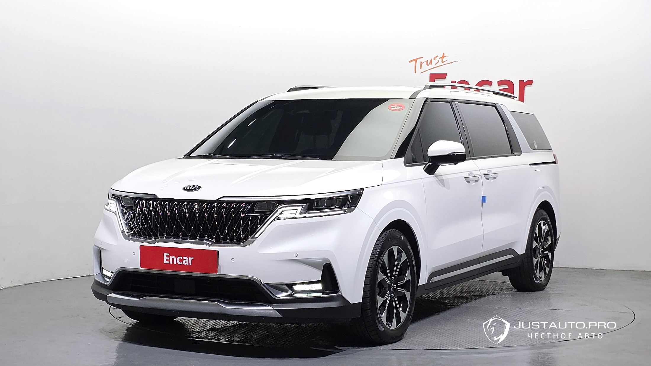 Автомобиль Kia Canival