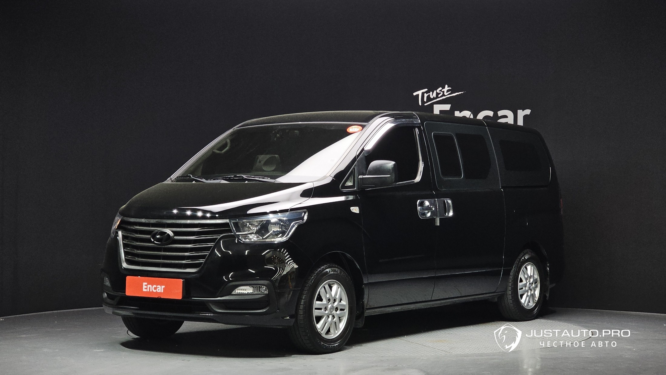 Автомобиль Hyundai Starex