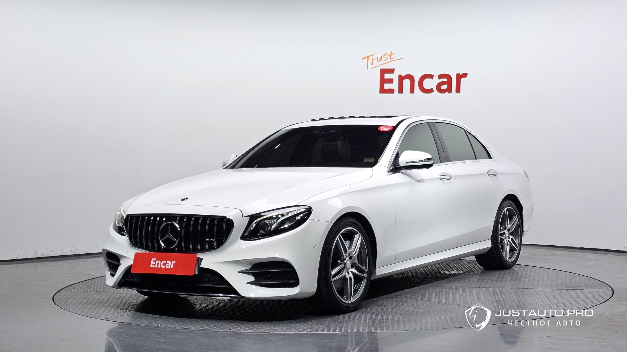 Автомобиль Mercedes-Benz E-Class